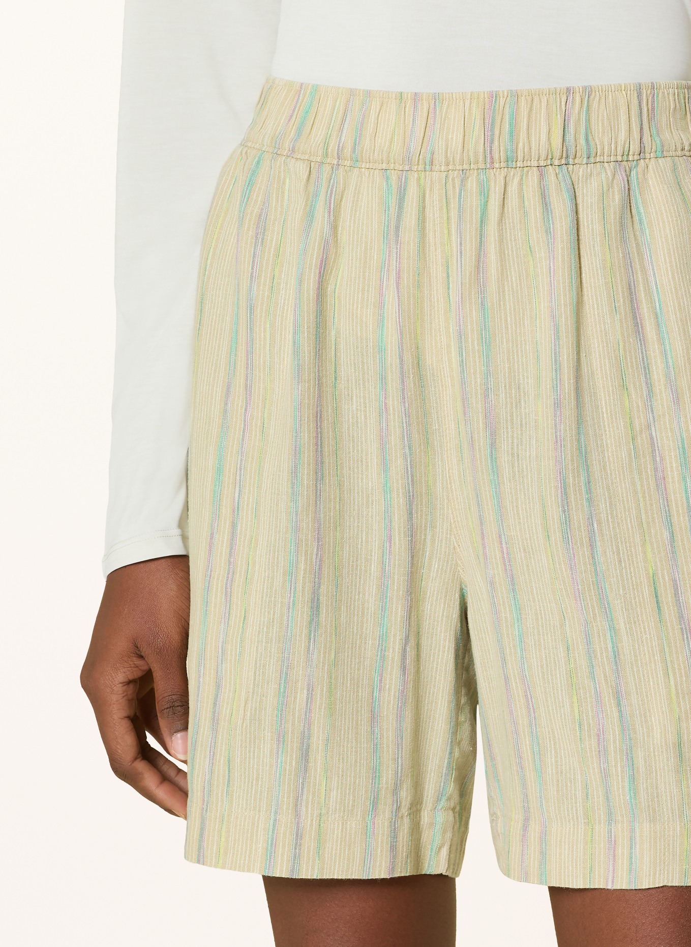 patagonia Pantaloni scurți GARDEN ISLAND: CREM / VERDE / ALBASTRU