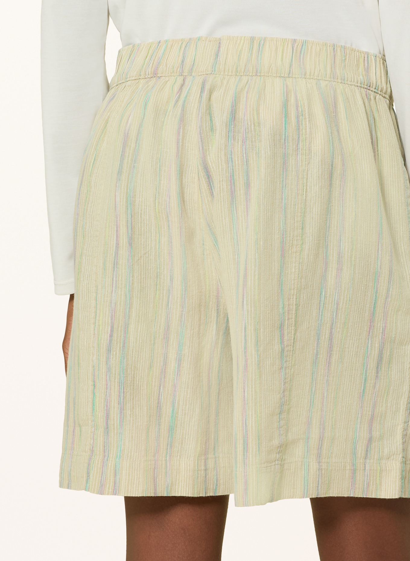 patagonia Pantaloni scurți GARDEN ISLAND: CREM / VERDE / ALBASTRU