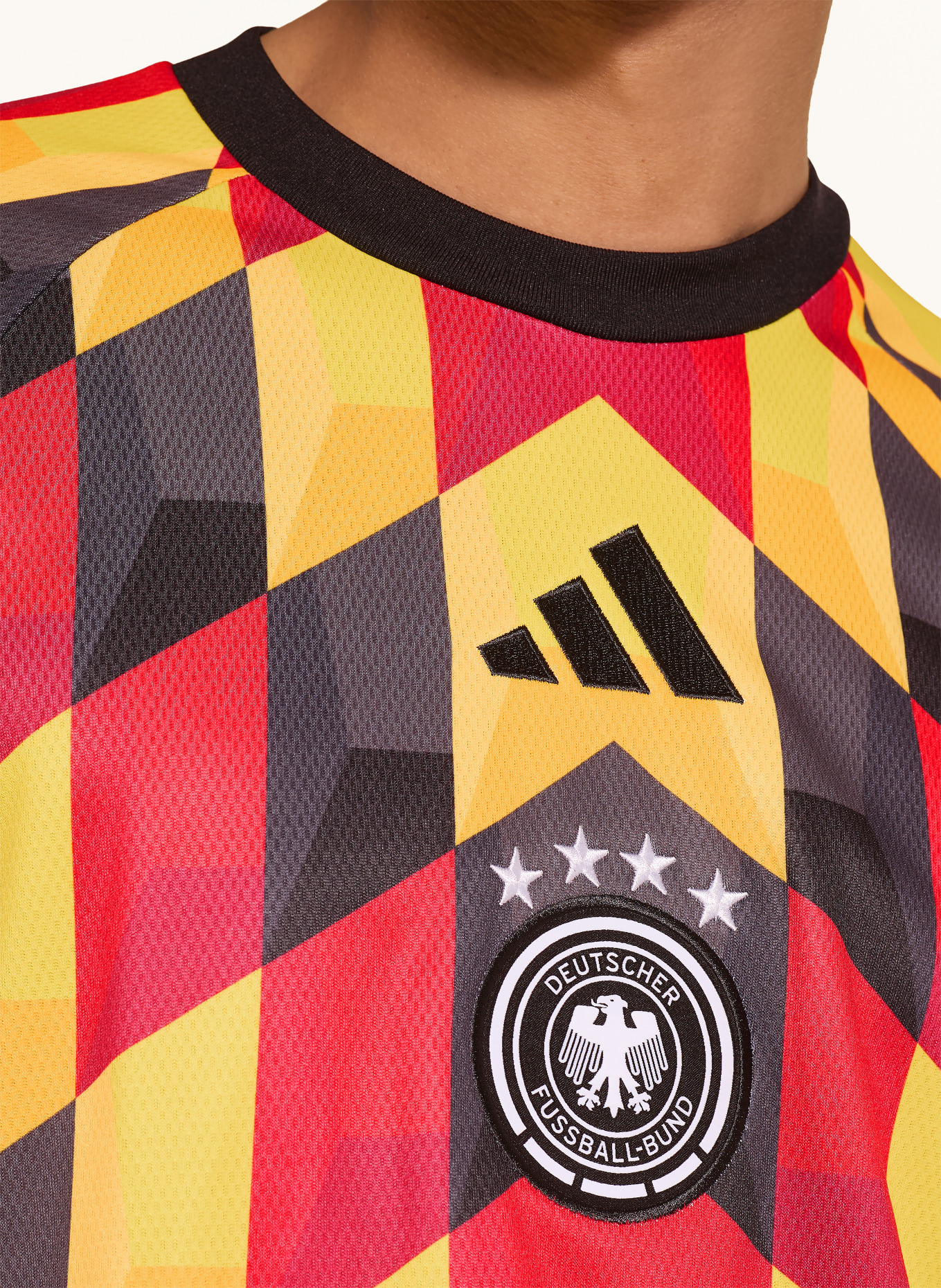 adidas Warmlooptrui DUITSLAND 2026 THUIS: ZWART / ROOD / GEEL
