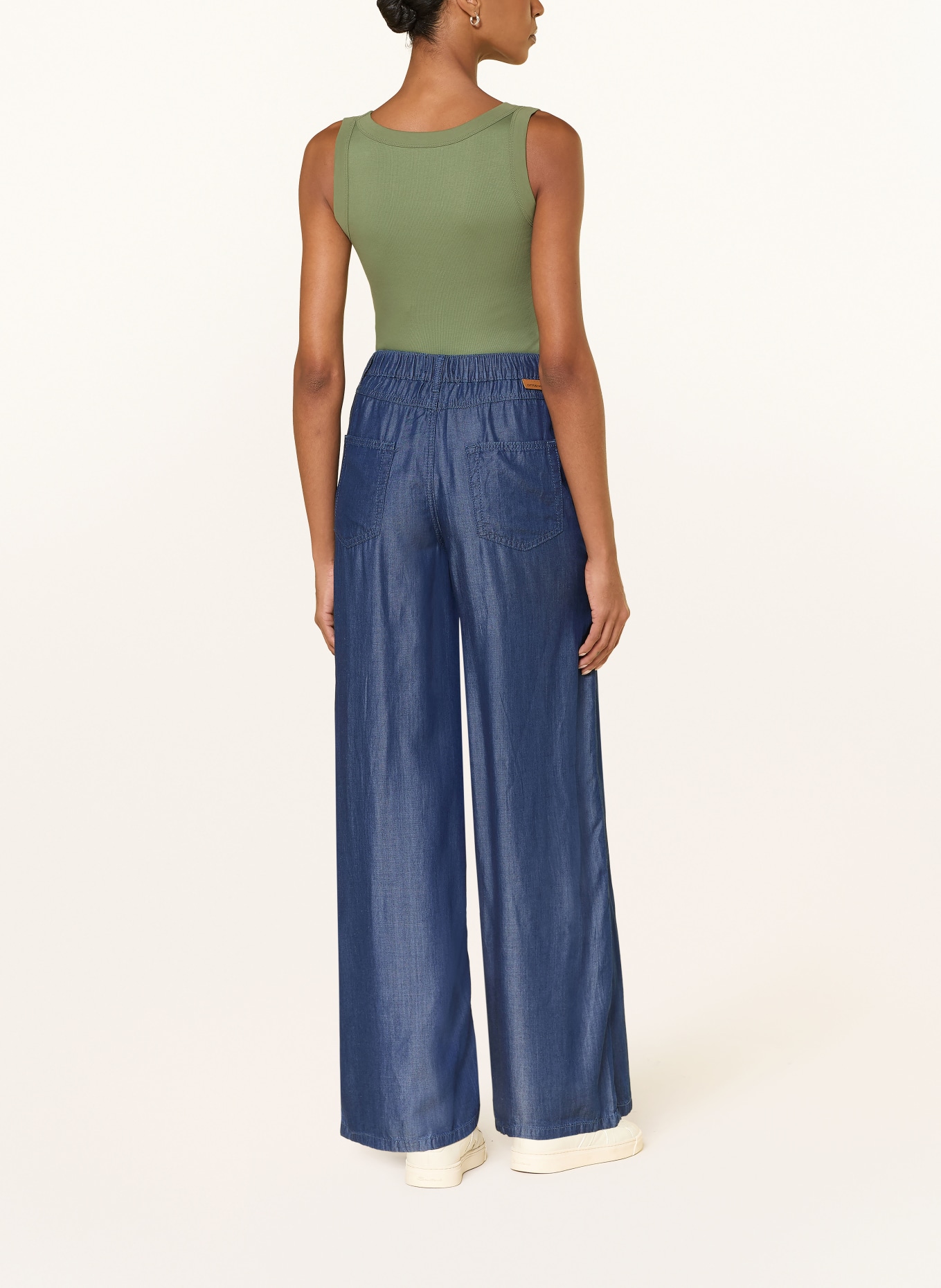 MARC CAIN Top: 574 olivine