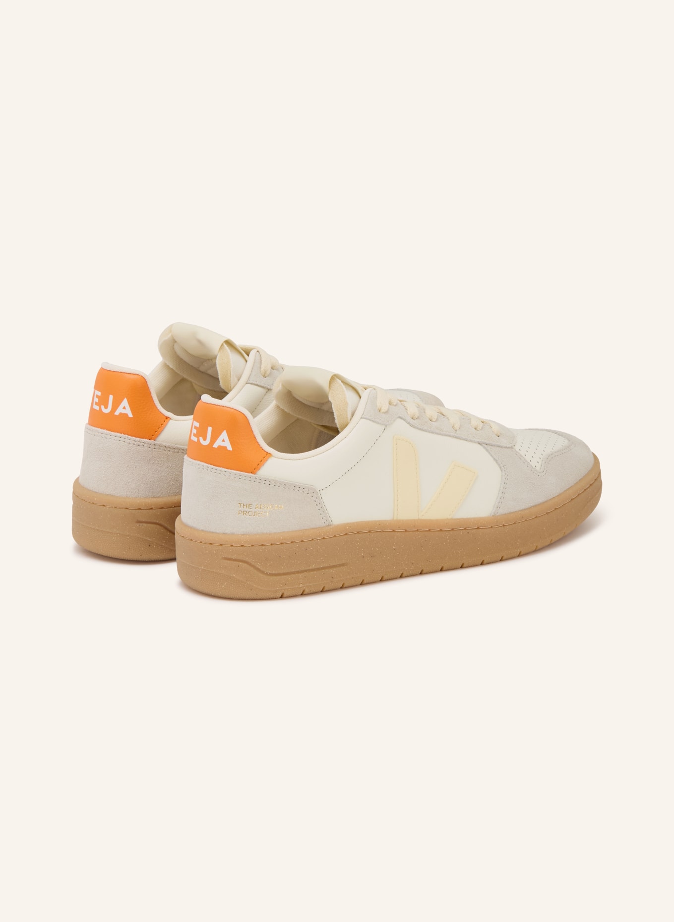 VEJA Sneaker V-82: ECRU / HELLGRAU / ORANGE