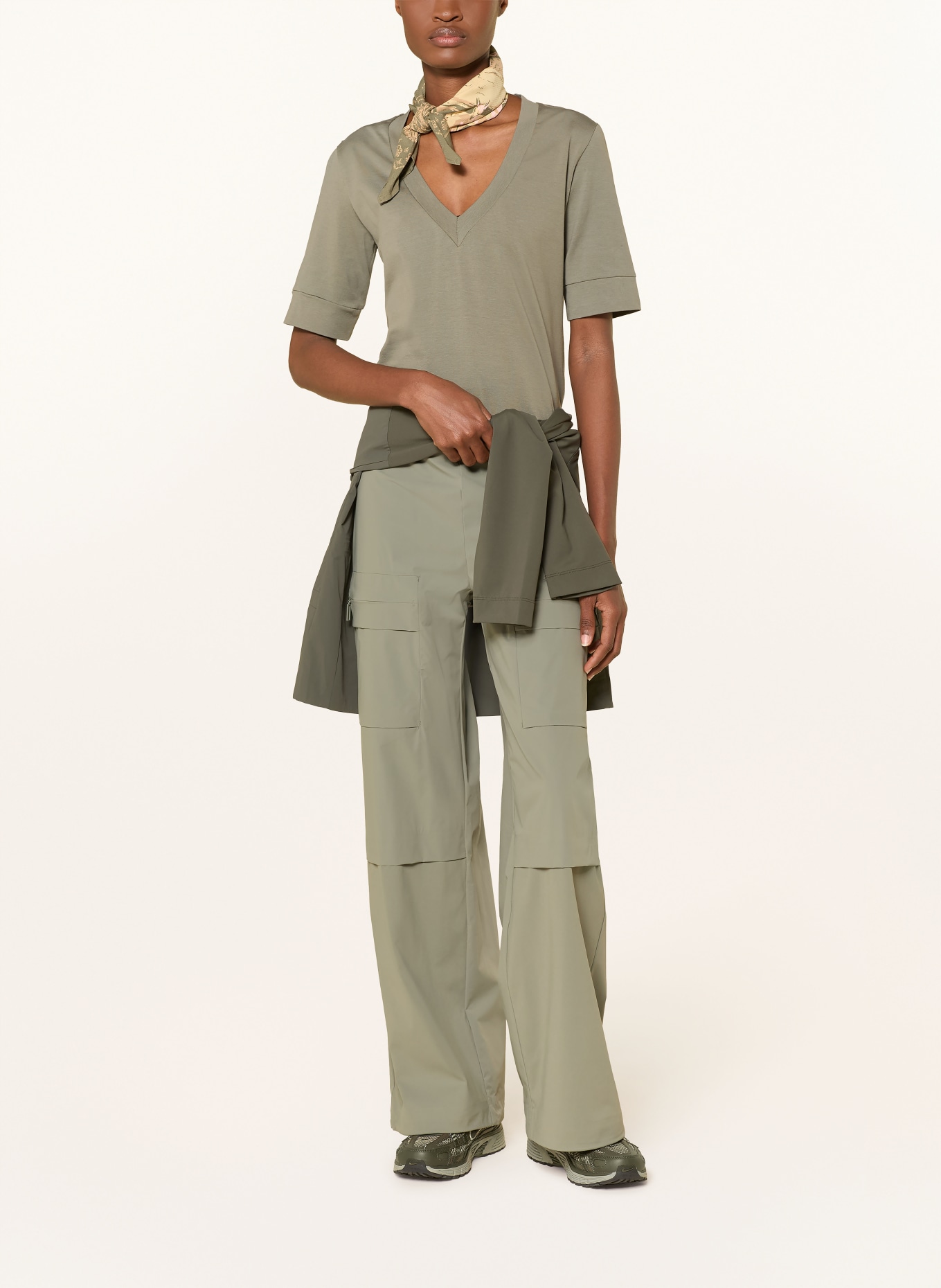 JEANNE BARET T-Shirt ZINNIA: KHAKI