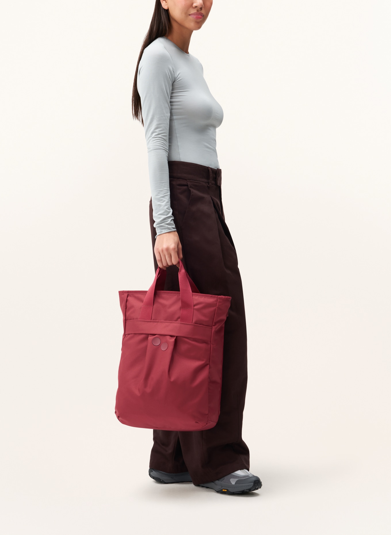 pinqponq Plecak KOMO z przegrodą na laptopa: CIEMNOCZERWONY