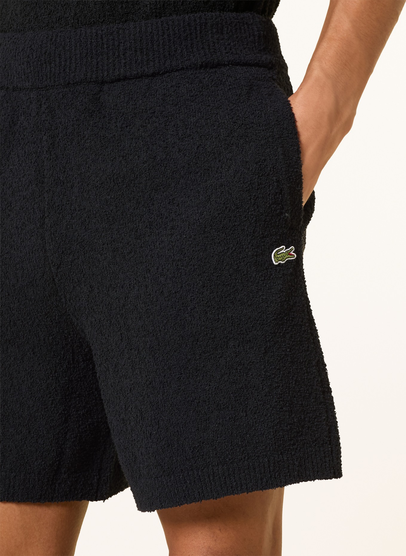 LACOSTE Frotteeshorts: SCHWARZ