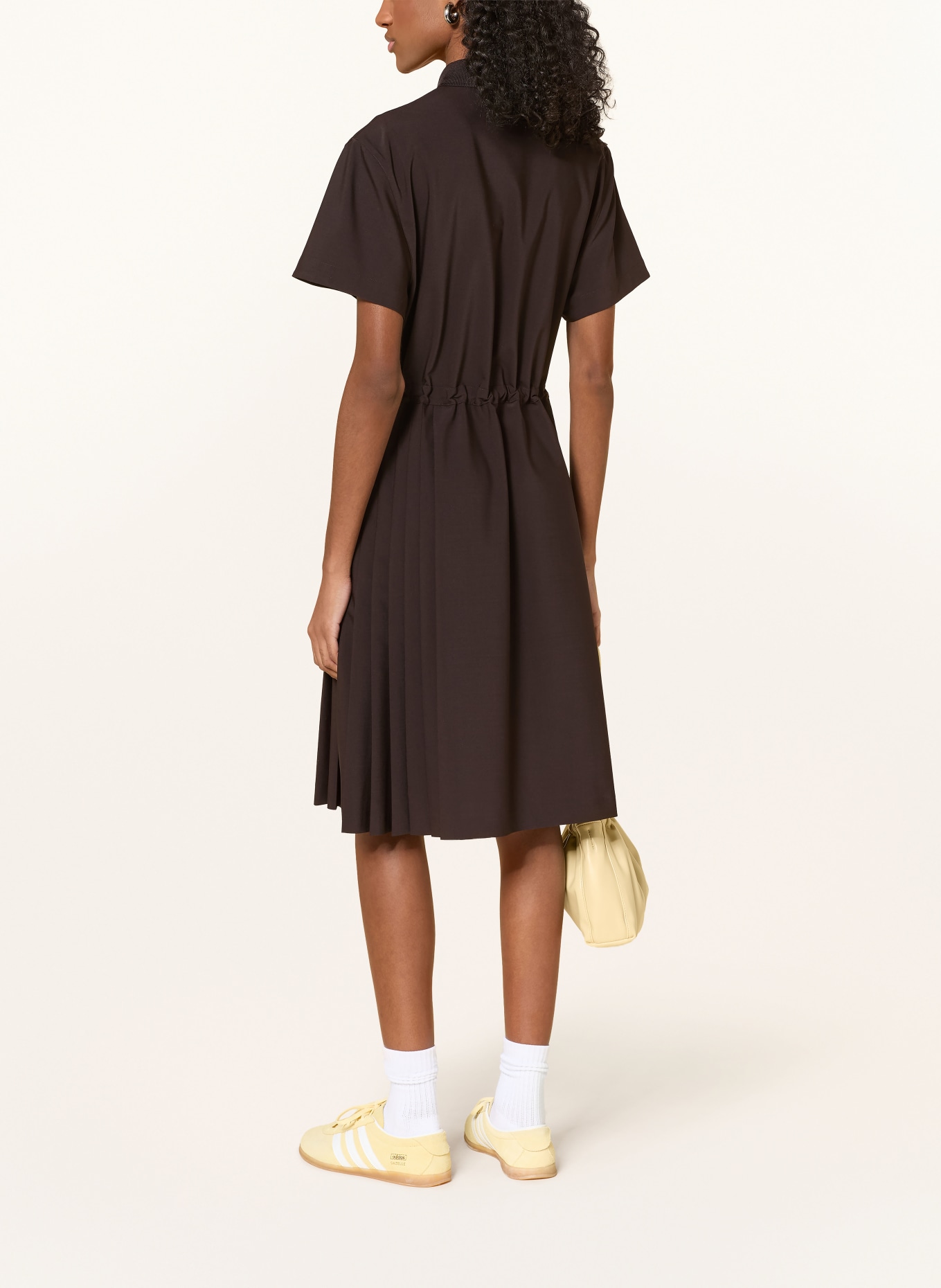 LACOSTE Robe chemise à plis: MARRON FONCÉ