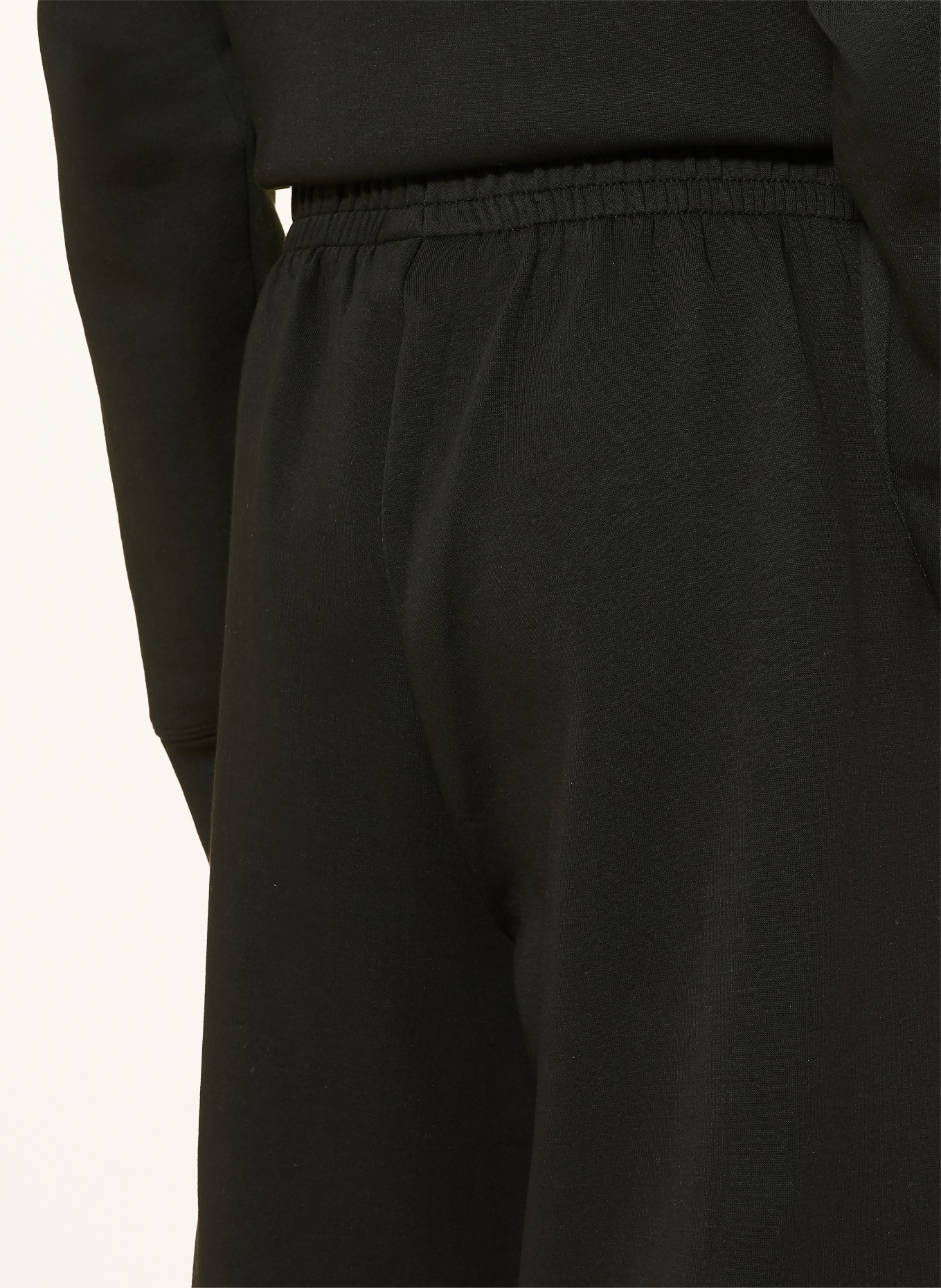 LACOSTE Sweatpants: SCHWARZ