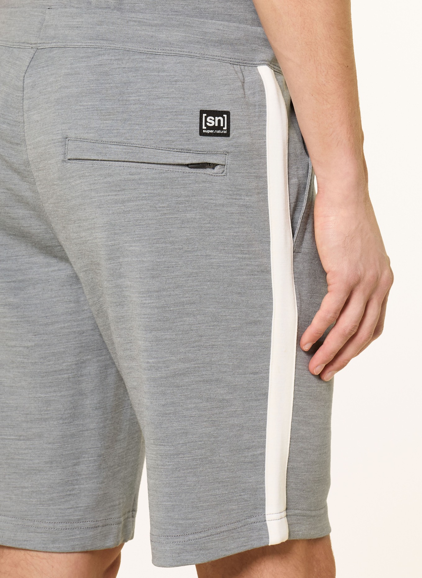 super.natural Szorty dresowe COLORADO z wełną merino: SZARY / KREMOWY