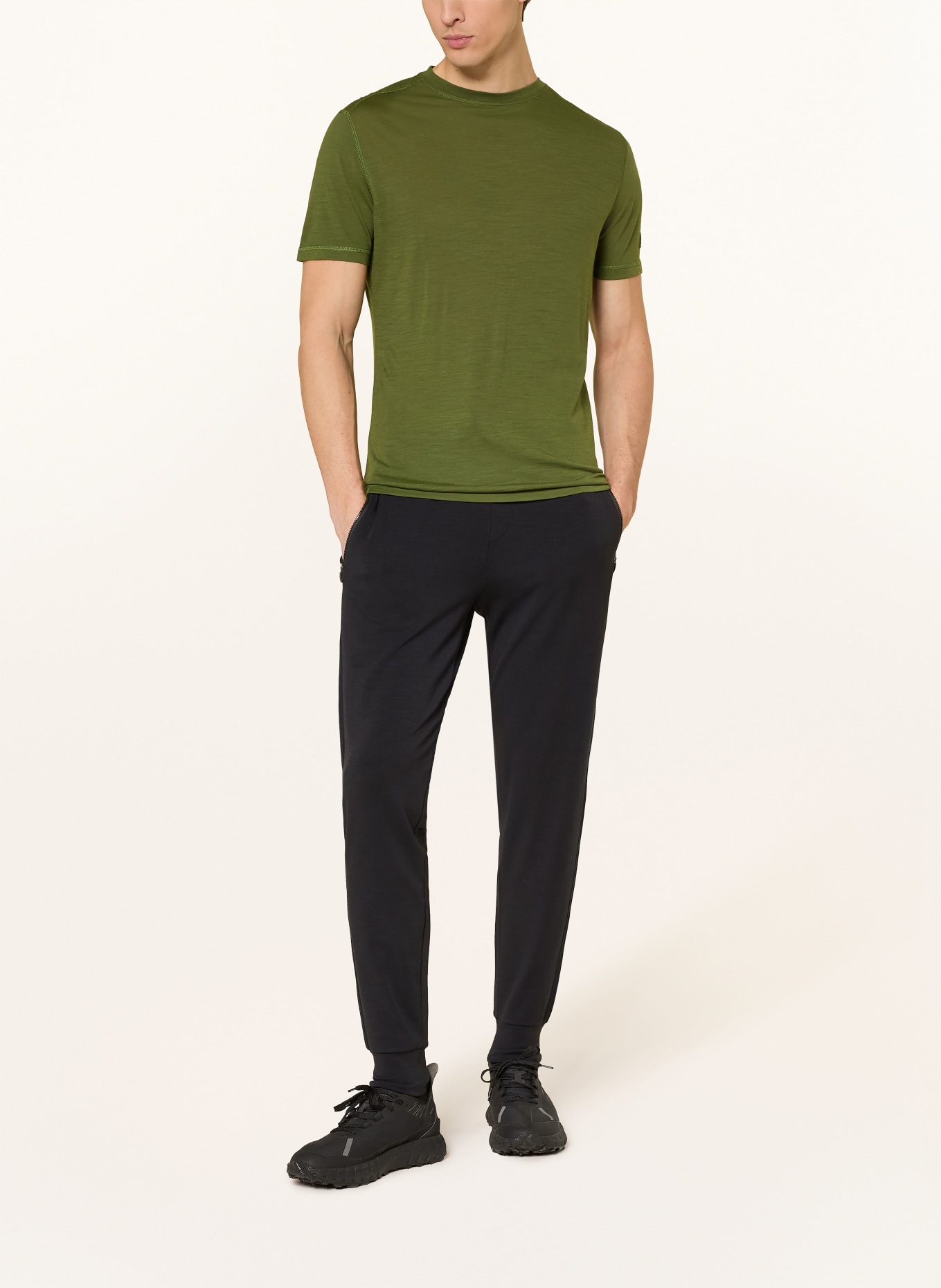 super.natural T-shirt SIERRA140 z wełną merino: OLIWKOWY