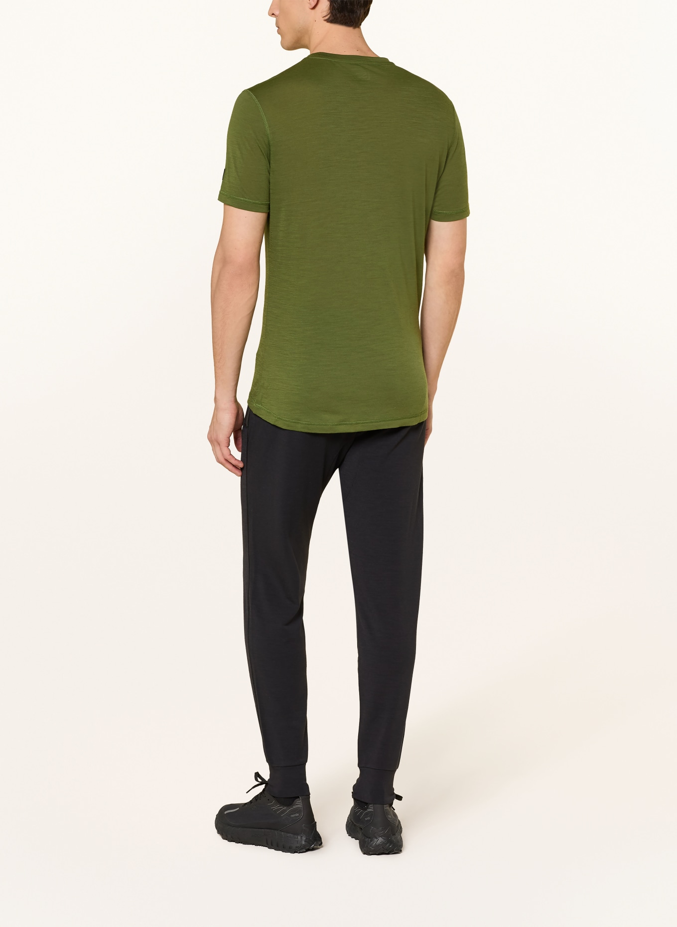 super.natural T-shirt SIERRA140 z wełną merino: OLIWKOWY