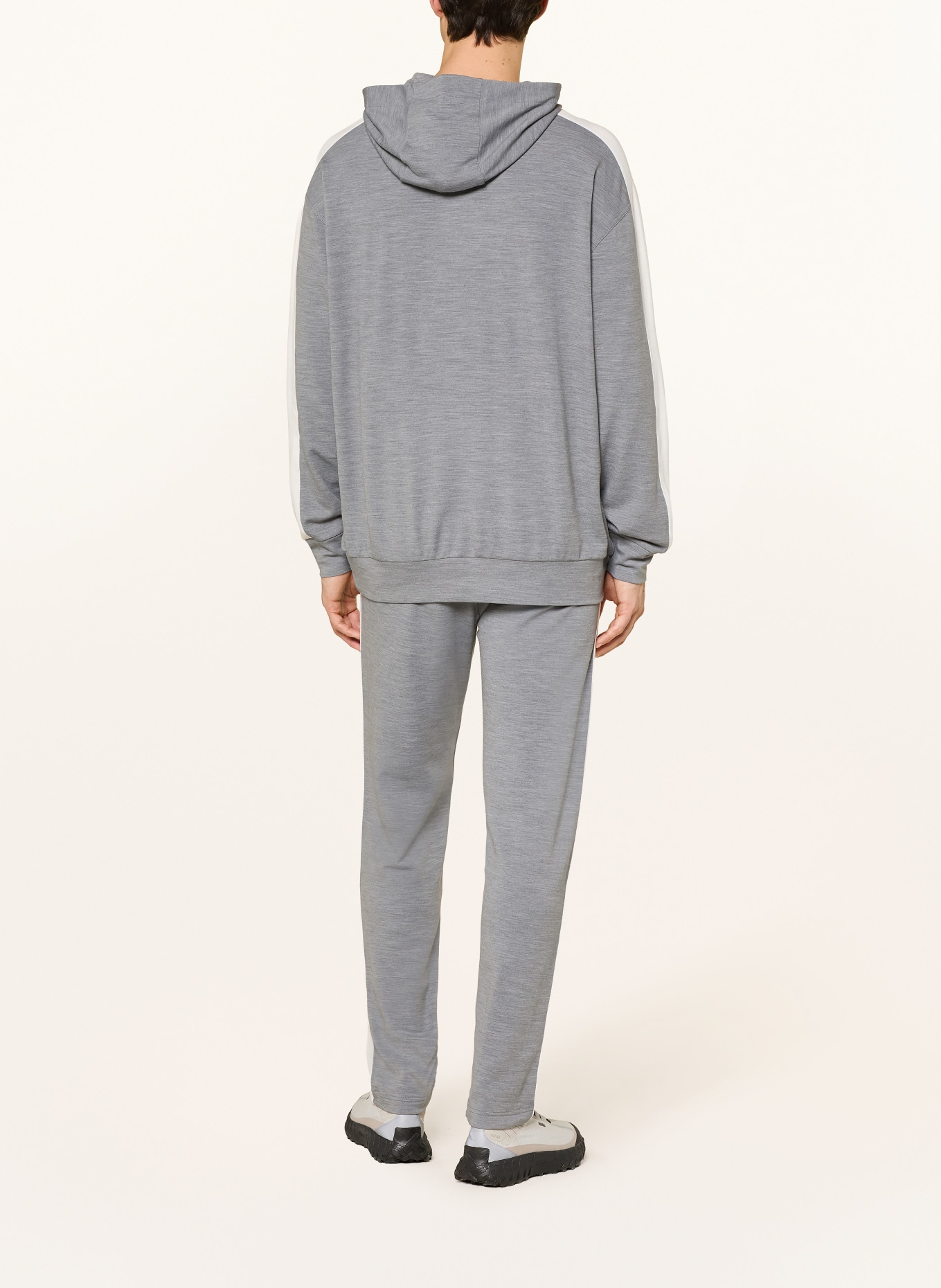 super.natural Spodnie dresowe COLORADO z wełną merino: SZARY / KREMOWY