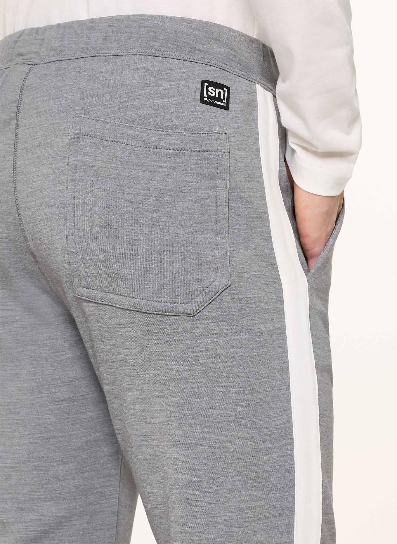 super.natural Spodnie dresowe COLORADO z wełną merino: SZARY / KREMOWY