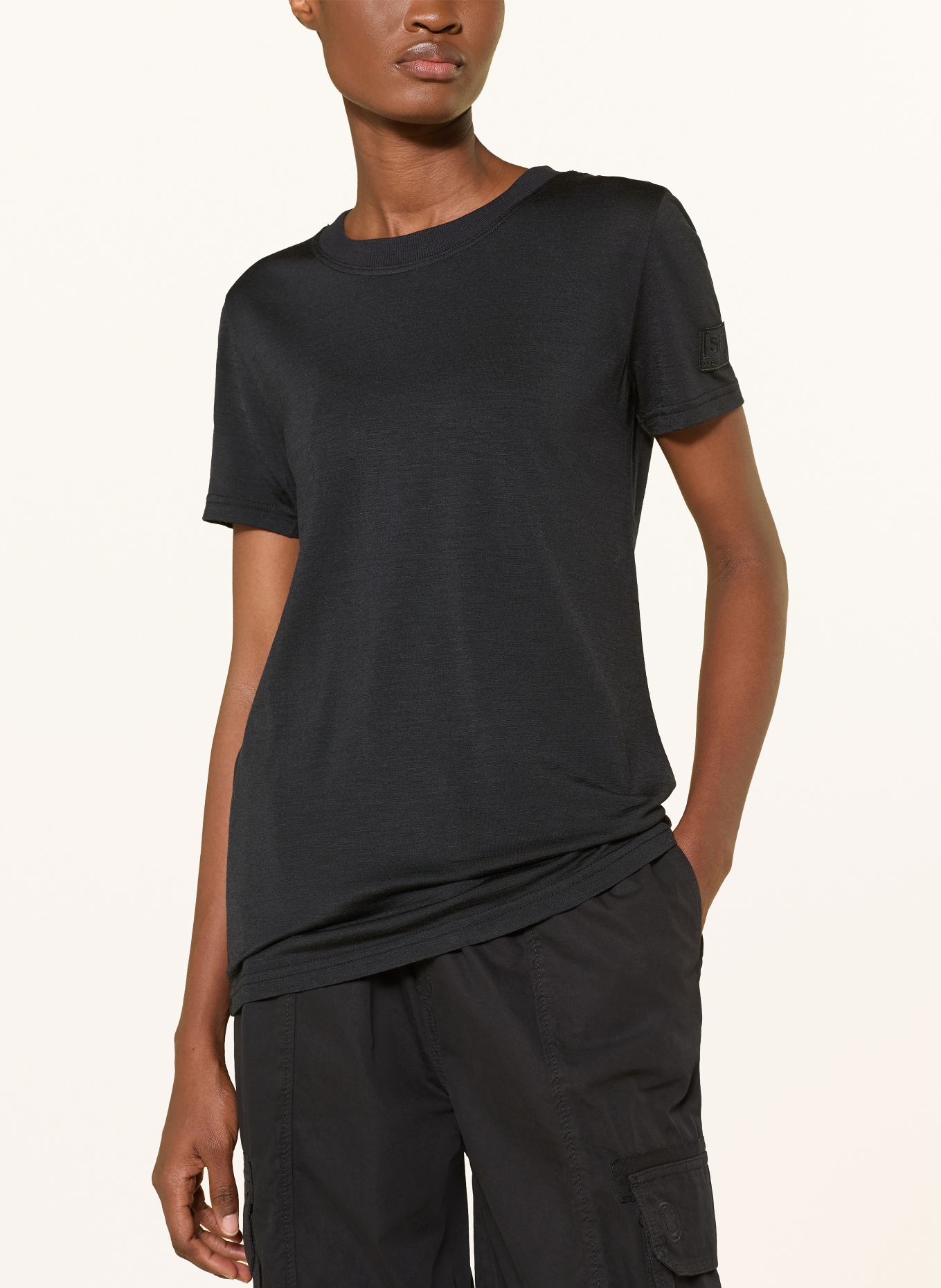 super.natural T-Shirt CASUAL RIB: SCHWARZ