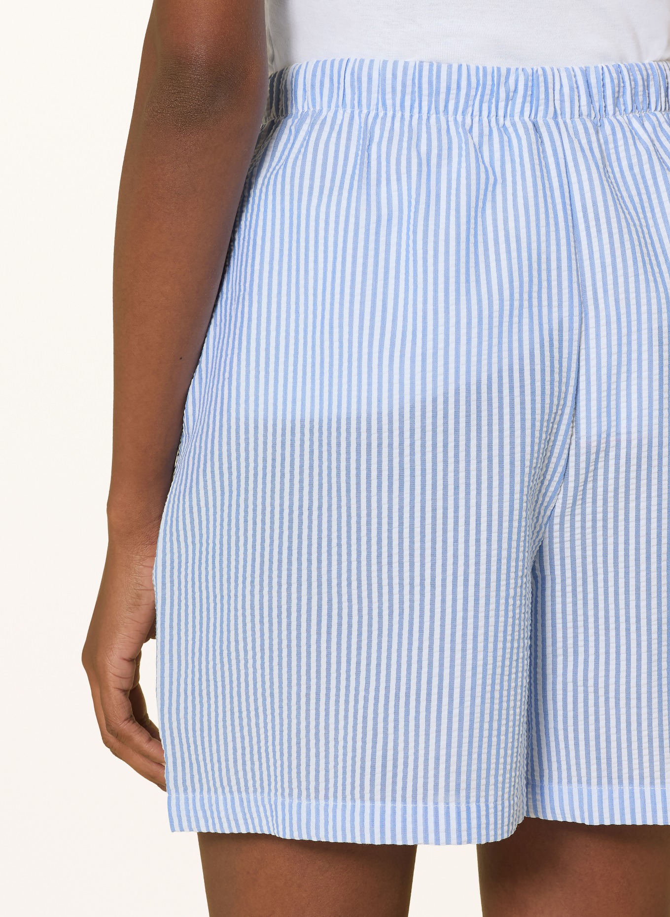 TOMMY HILFIGER Shorts: HELLBLAU / WEISS