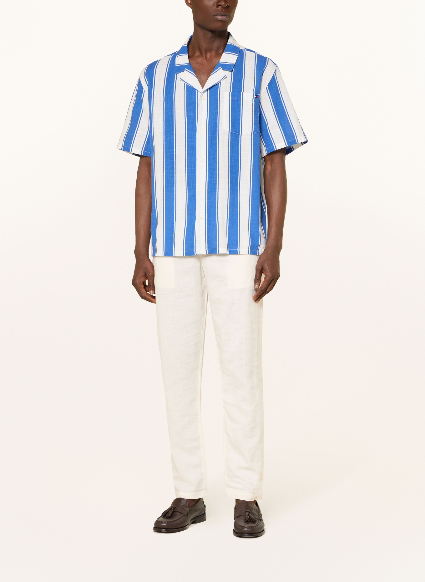 TOMMY HILFIGER Košile s krátkým rukávem Comfort Fit: TMAVĚ MODRÁ / BÍLÁ