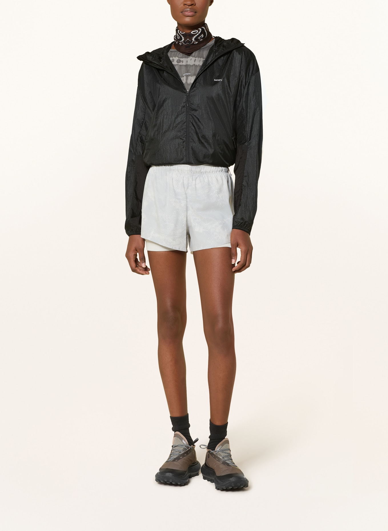 SATISFY Laufjacke PERTEX DIAMOND: SCHWARZ