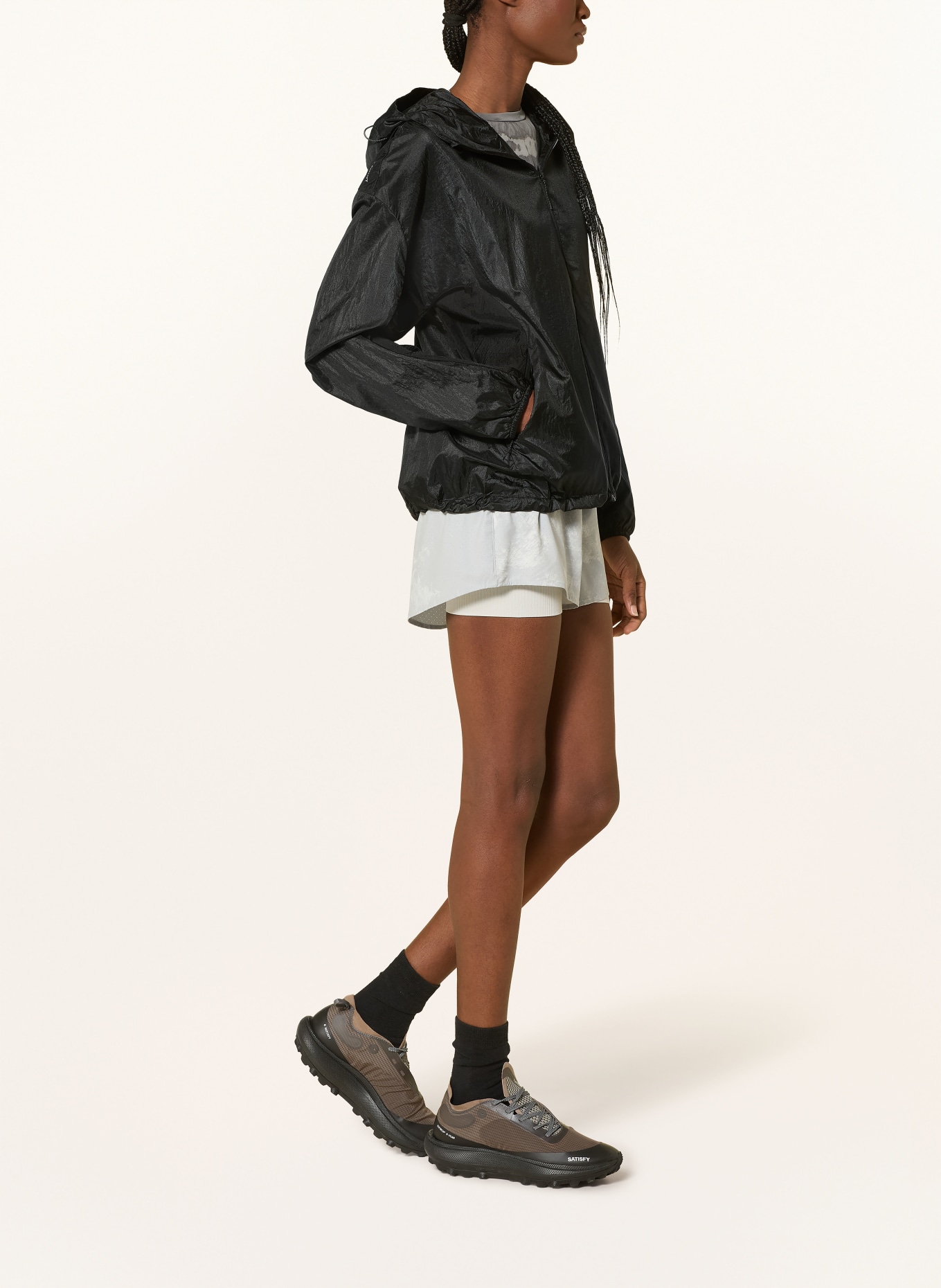 SATISFY Laufjacke PERTEX DIAMOND: SCHWARZ