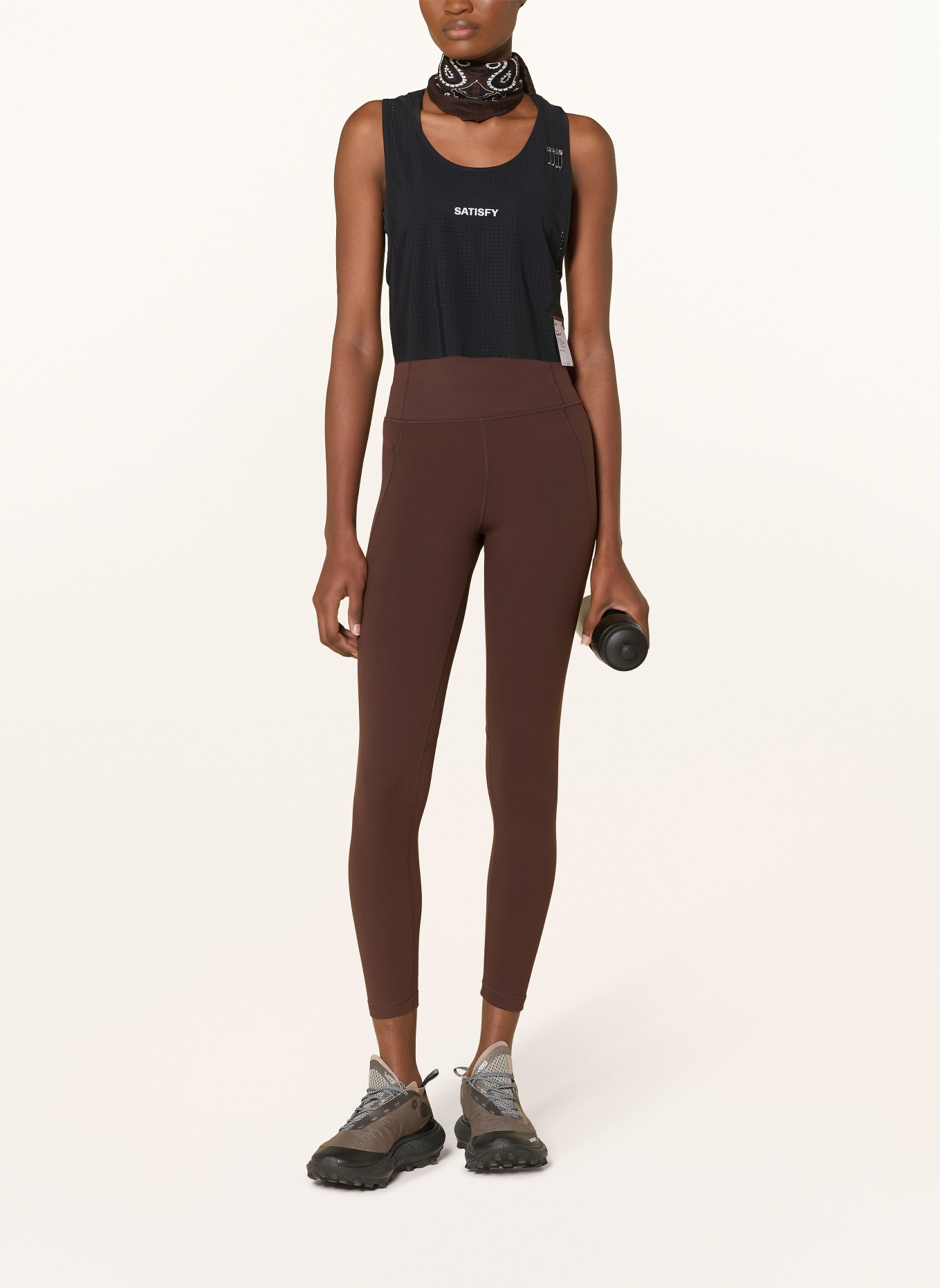 SATISFY Lauftop SPACE-O CROPPED: SCHWARZ