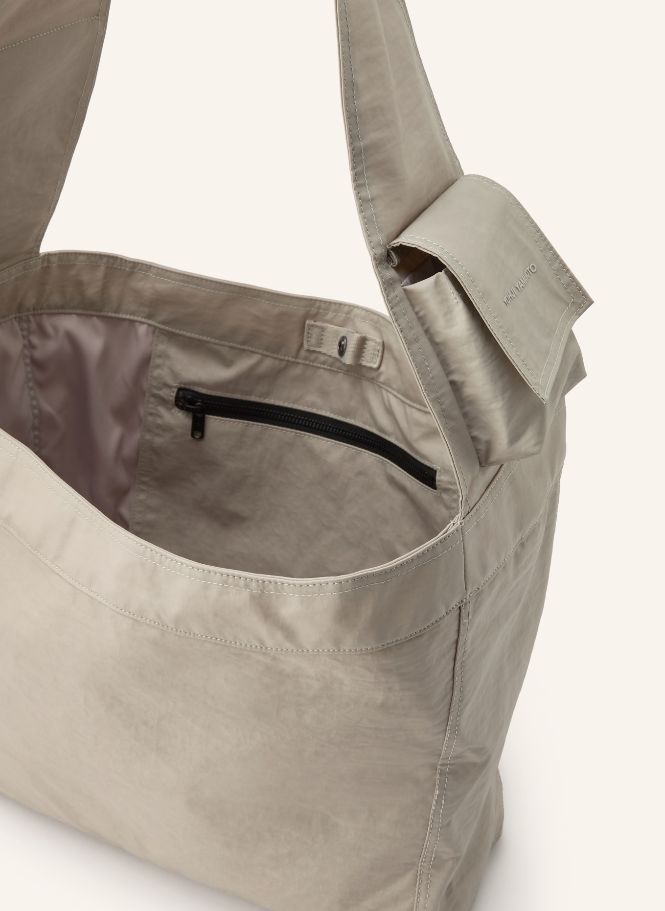 Y-3 Schoudertas Y-3 NEWSPAPER BAG L: LICHTBRUIN