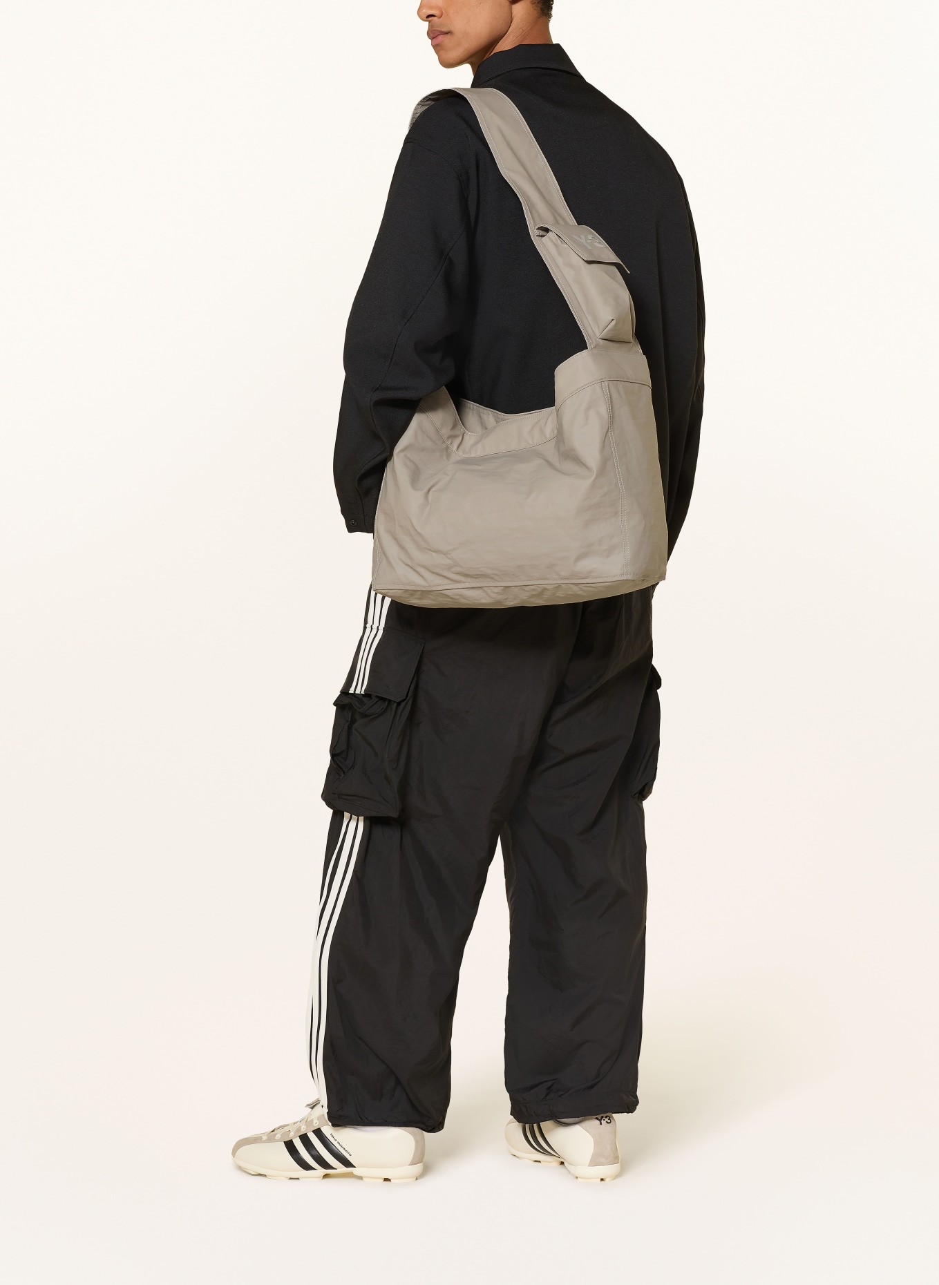 Y-3 Schoudertas Y-3 NEWSPAPER BAG L: LICHTBRUIN