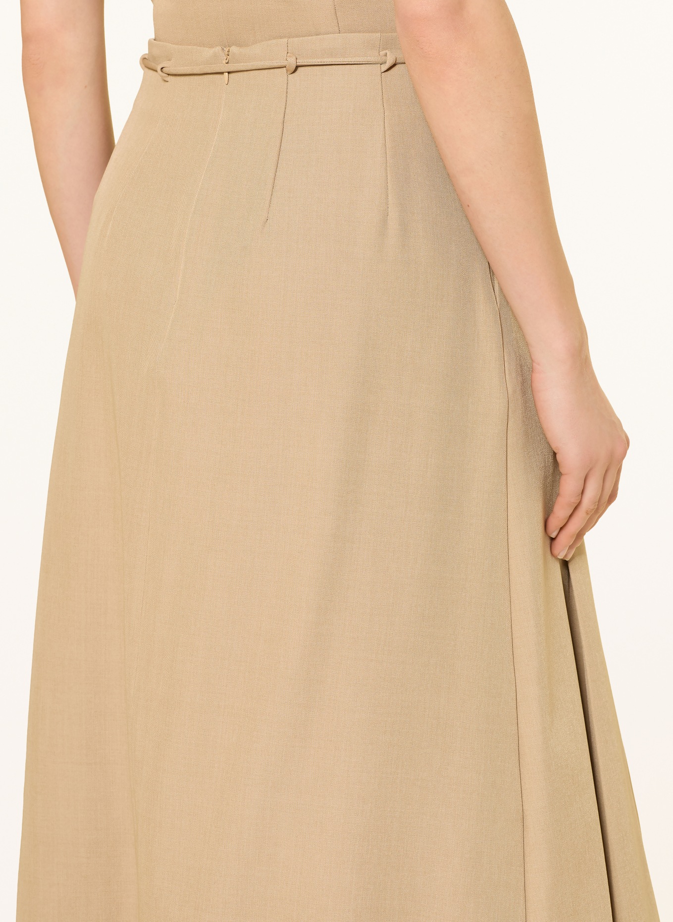 Y.A.S. Faltenrock: CAMEL