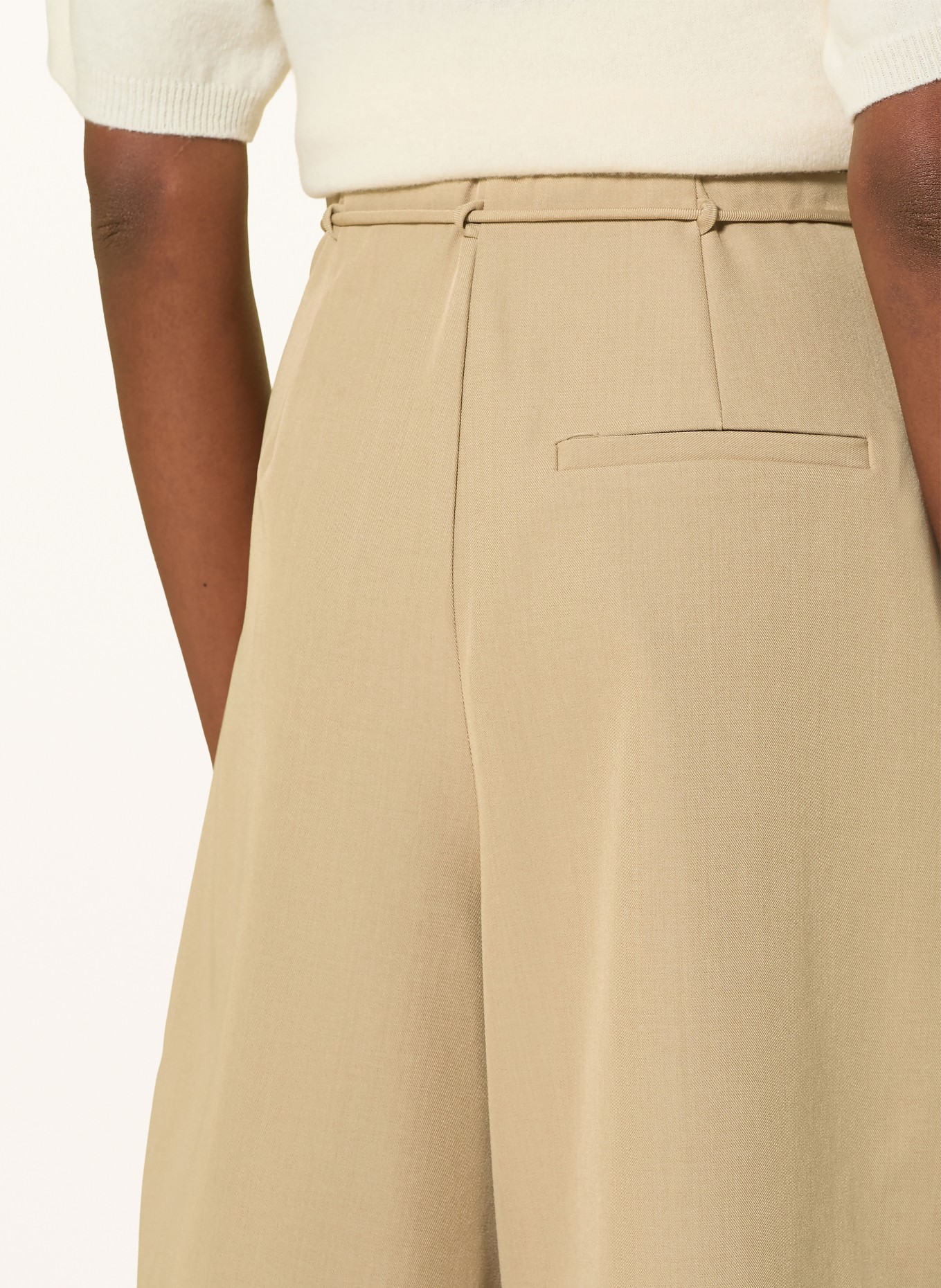 Y.A.S. Shorts: BEIGE