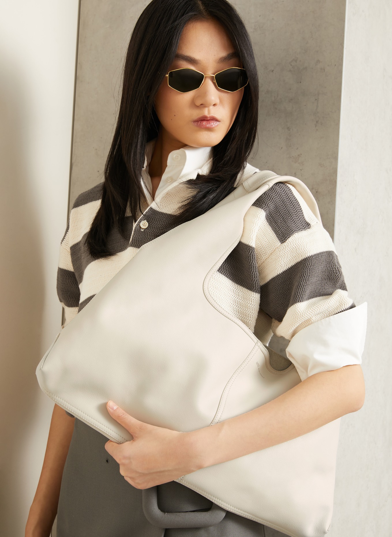 AMI PARIS Shopper ETIENNE: CREME