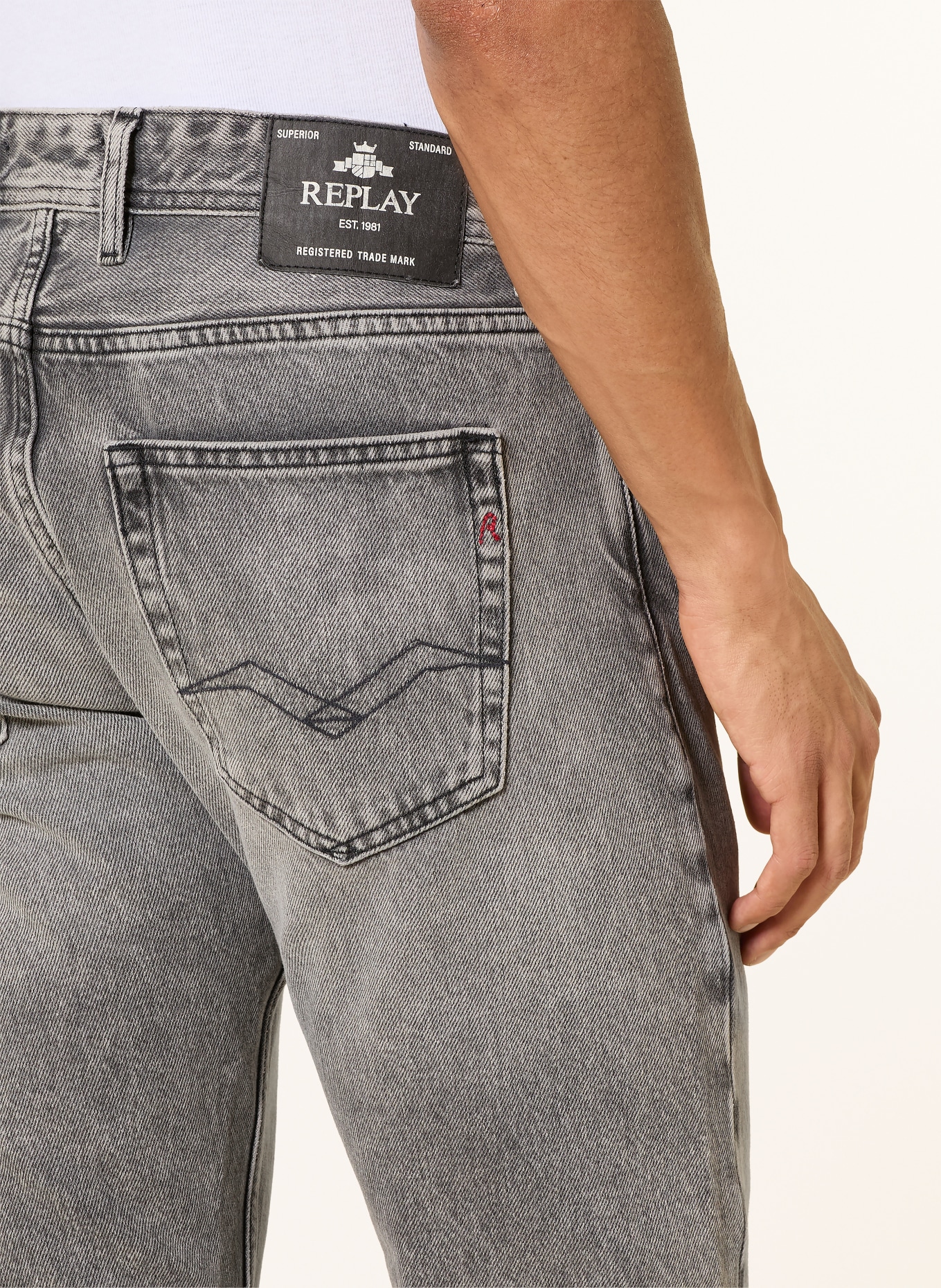 REPLAY Straight-fit jeans: 096 MEDIUM GREY