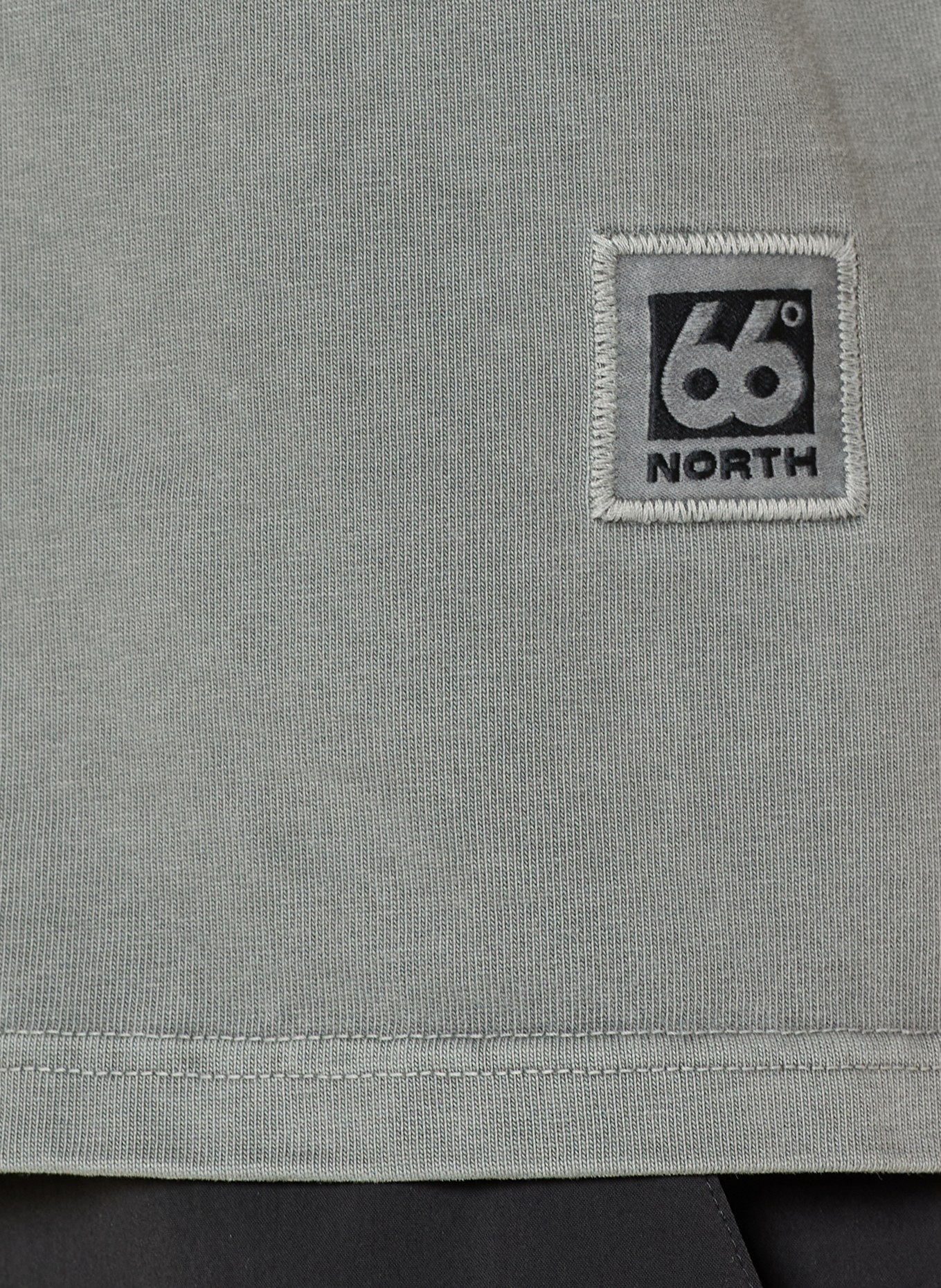 66°NORTH T-shirt LOGN: GRIS / NOIR