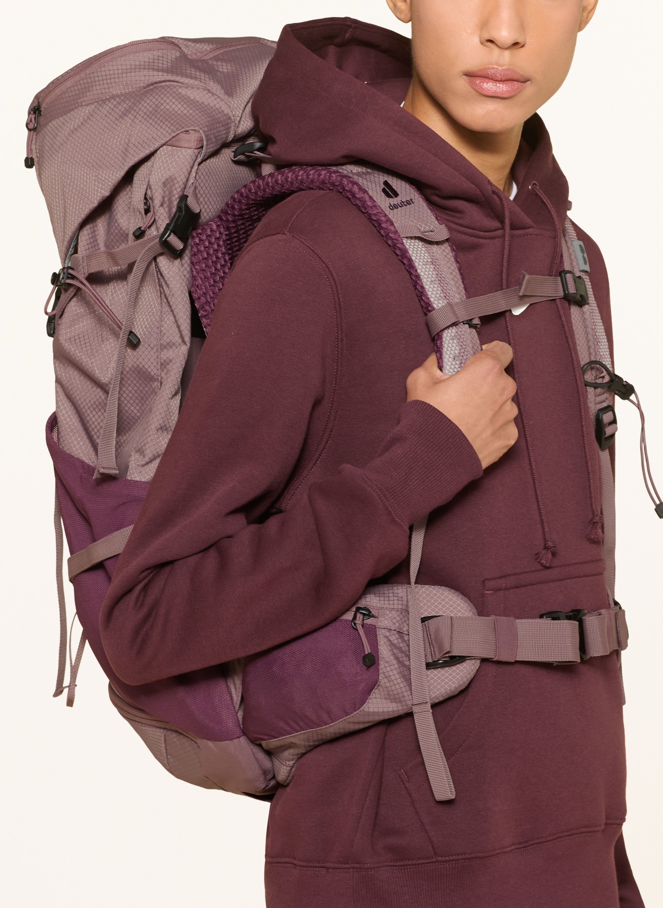 deuter Batoh FUTURA PRO 34 SL: SVĚTLE FIALOVÁ / STARORŮŽOVÁ