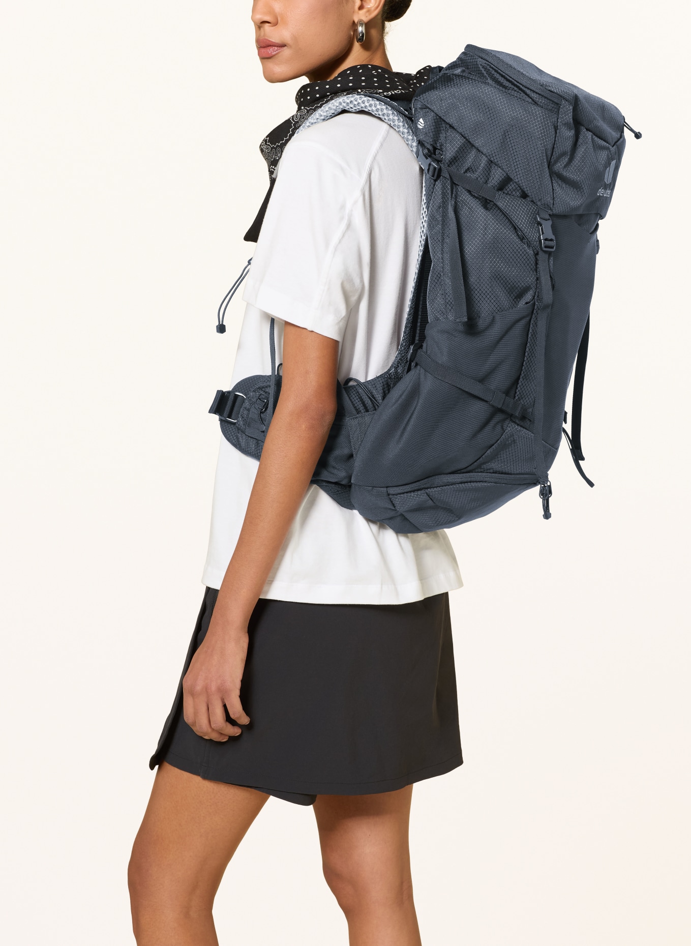 deuter Batoh FUTURA PRO 34 SL: ČERNÁ