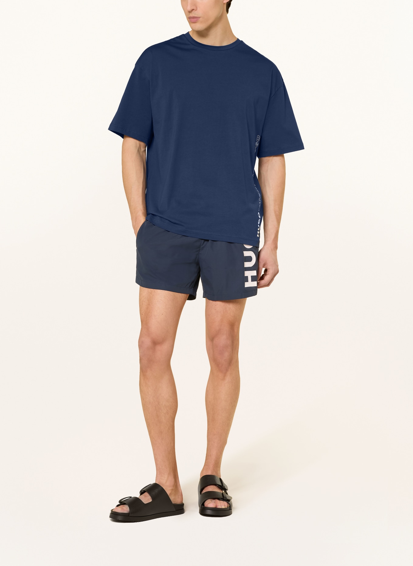 HUGO T-shirt TIKI: DONKERBLAUW / WIT