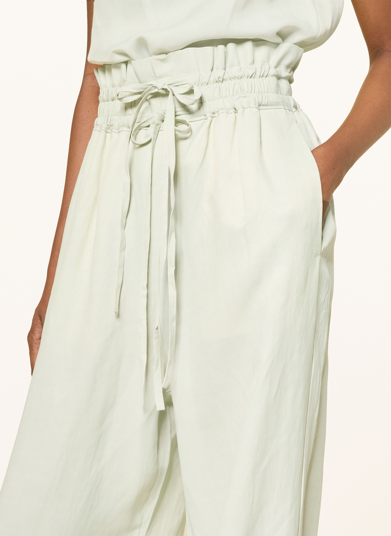 BOSS TACOLA paperbag pants in satin: LIGHT GREEN