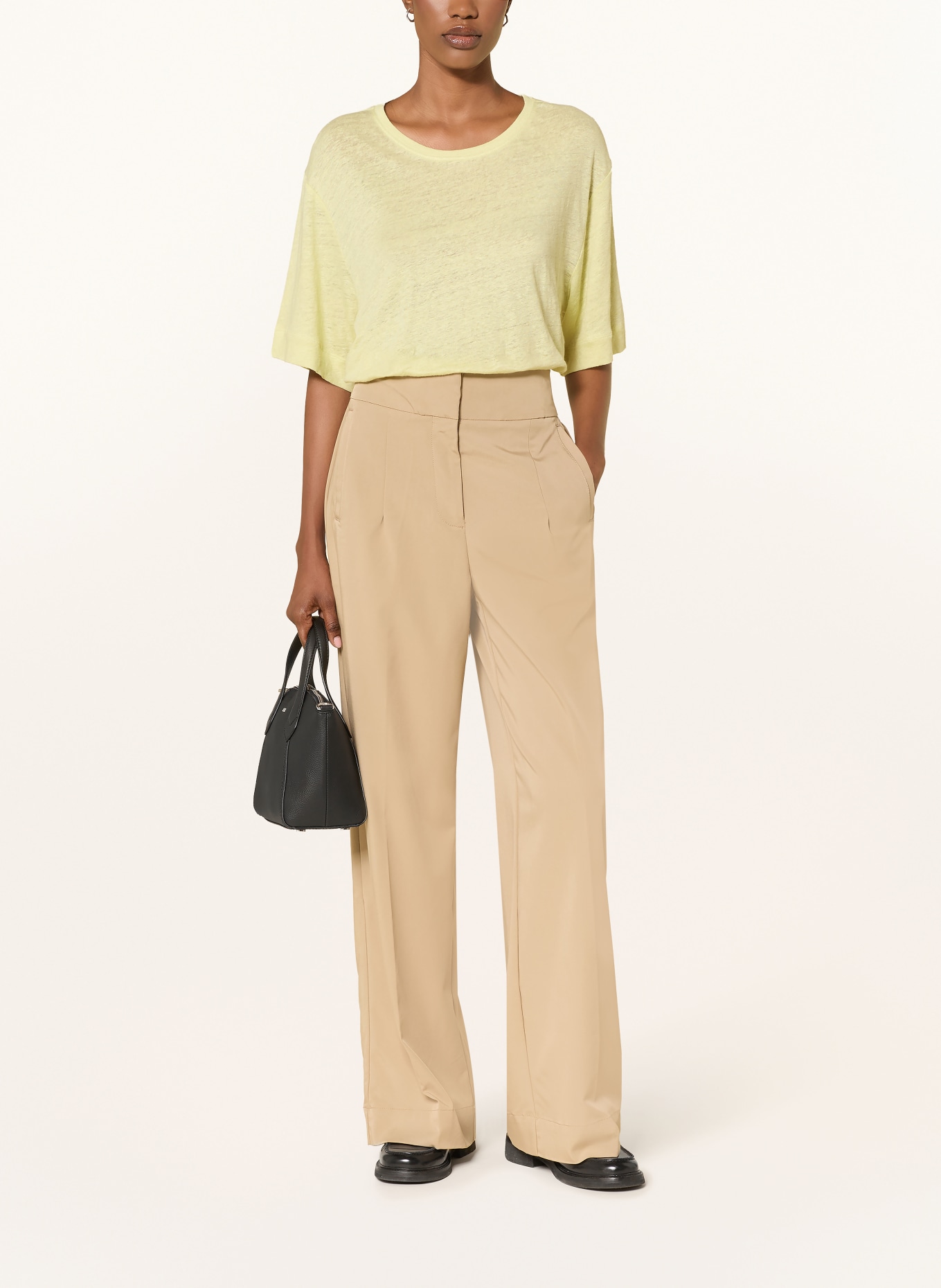 BOSS T-shirt EMMA van linnen: LICHTGEEL