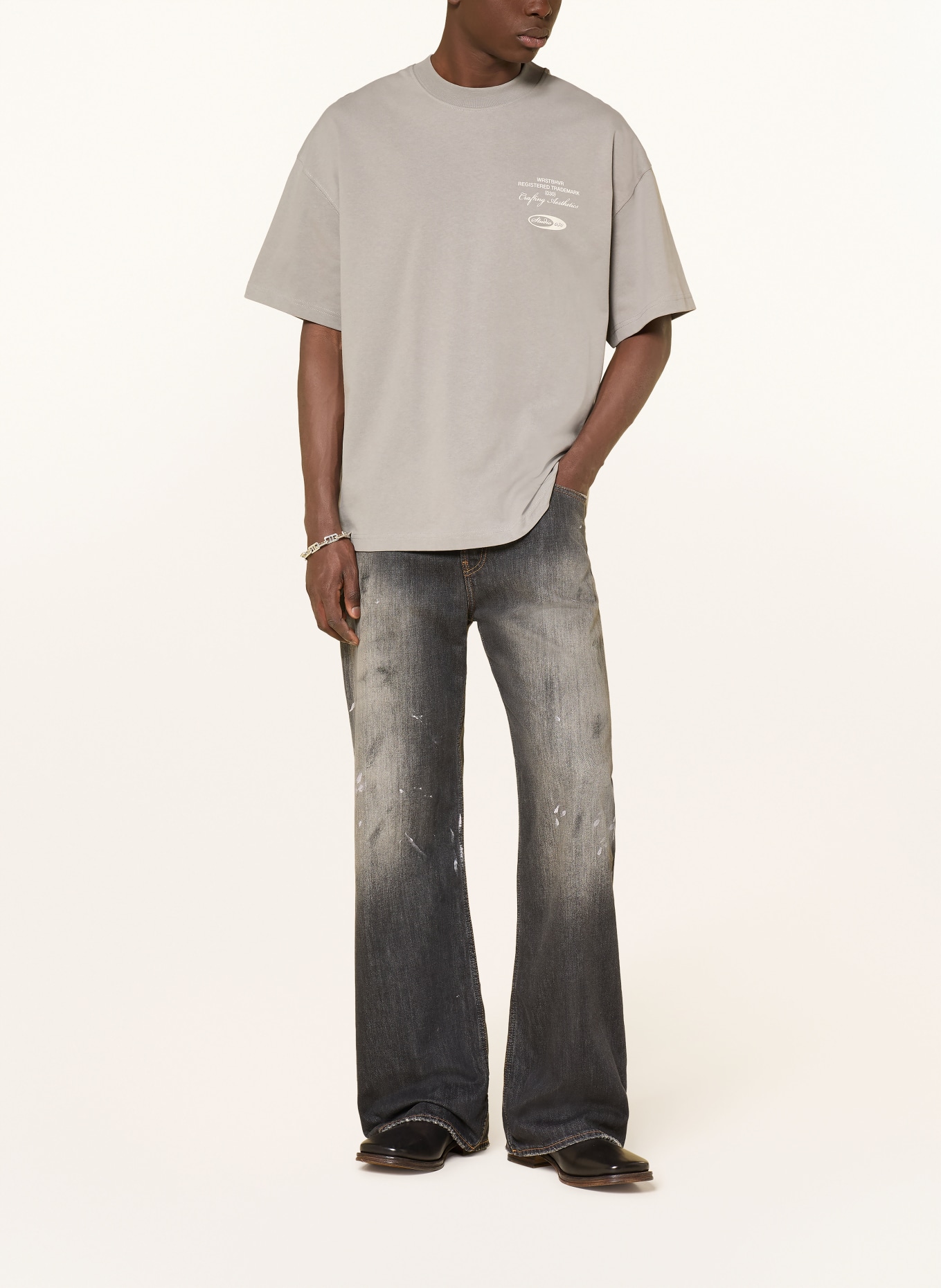 WRSTBHVR T-Shirt STUDIO: GRAU / WEISS