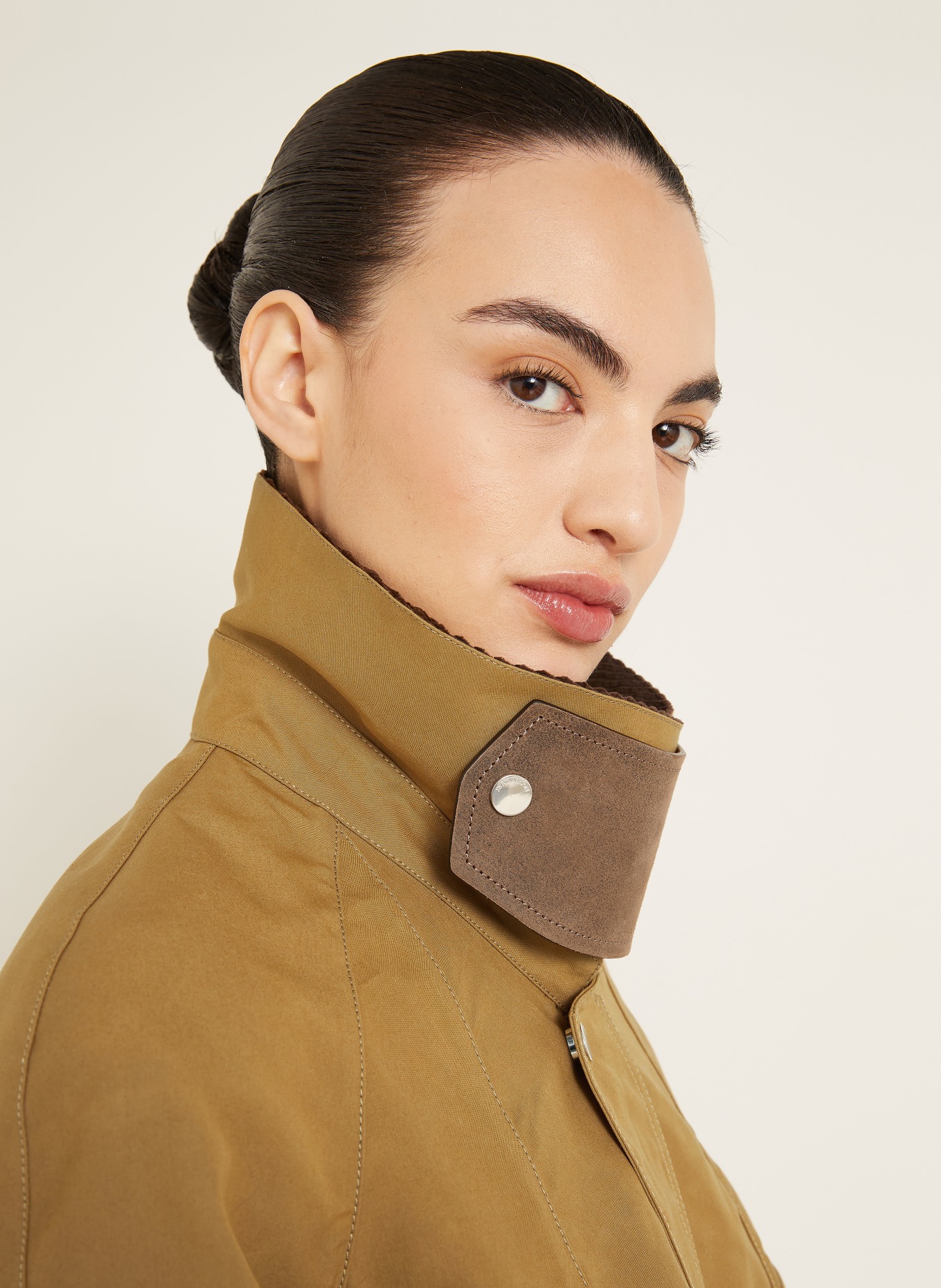 JW ANDERSON Cropped-Jacke BARN: COGNAC