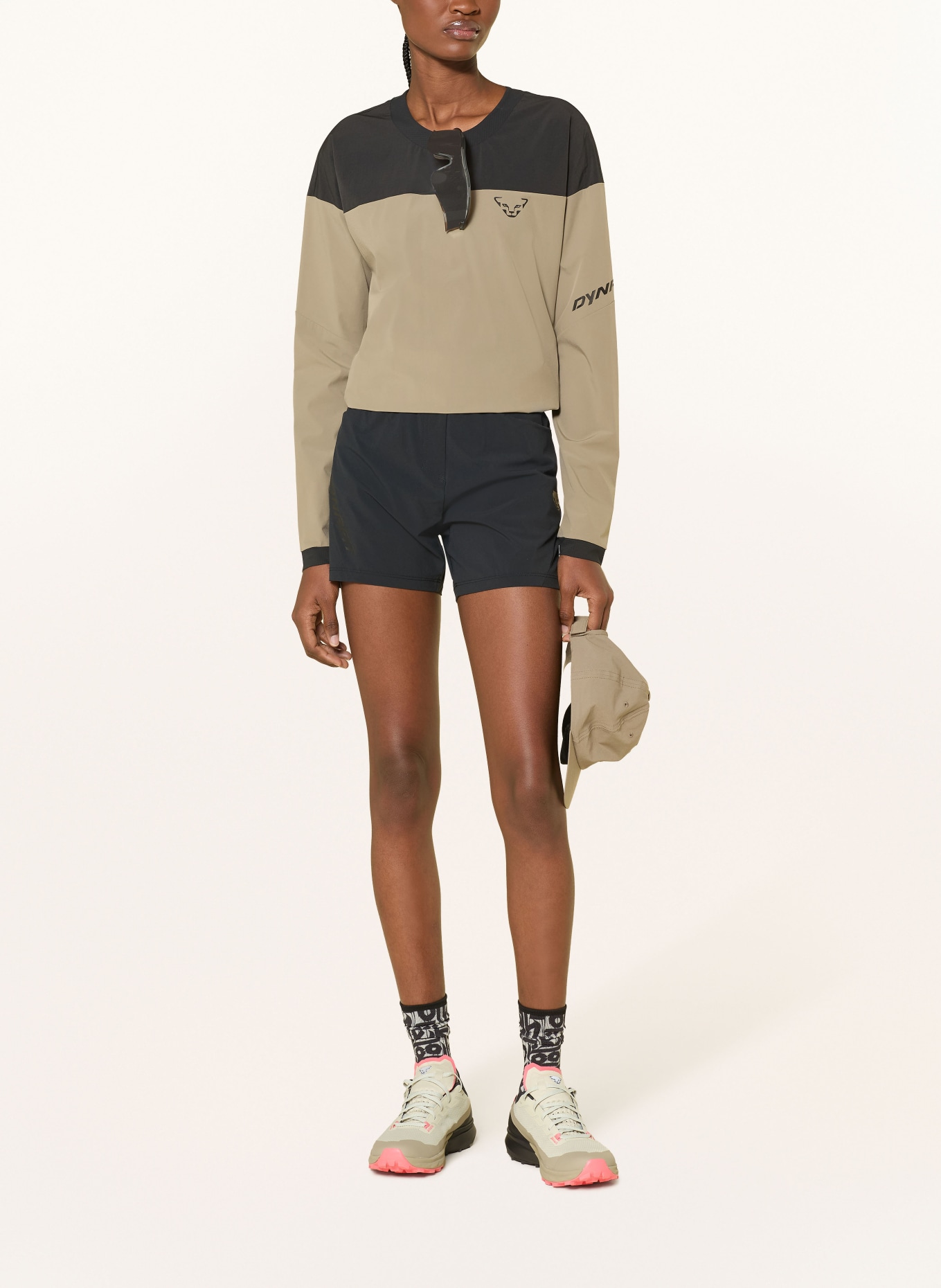 DYNAFIT Trekkingshorts TRAVERSE HYBRID: SCHWARZ