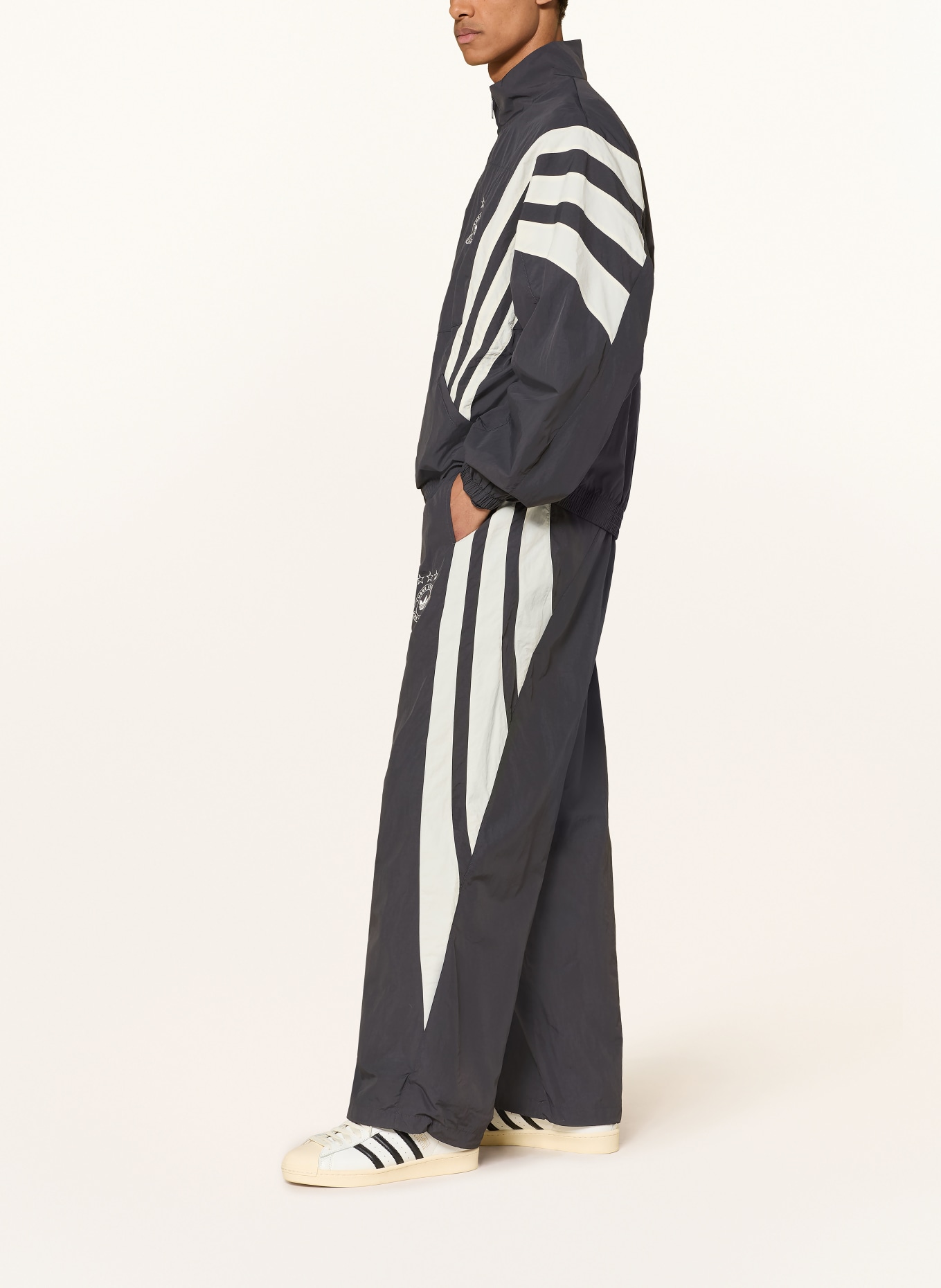 adidas Originals ORIGINALS SANTIAGO Track Pants: DARK GRAY / CREAM