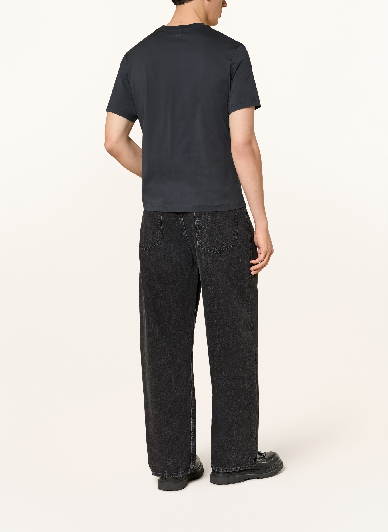 FRAME T-shirt: BLACK