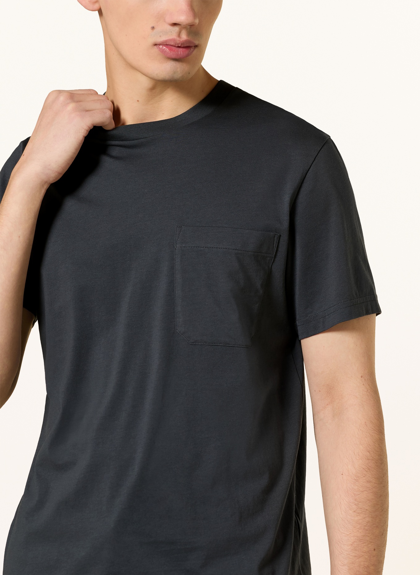 FRAME T-shirt: BLACK