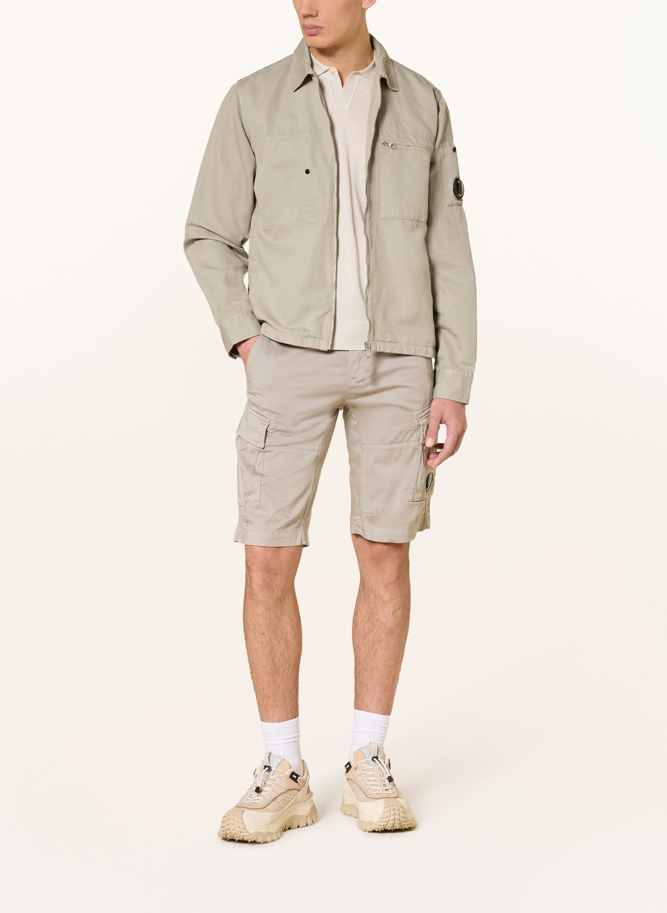 C.P. COMPANY Overshirt: HELLGRAU