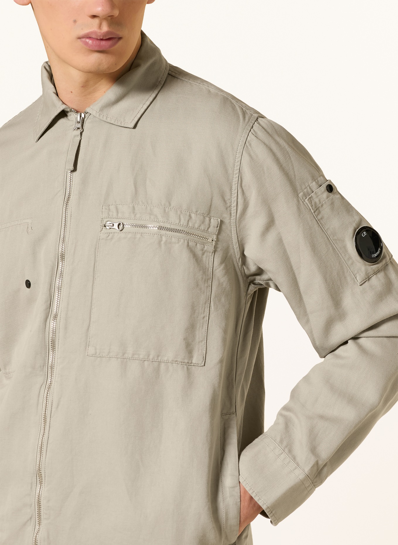C.P. COMPANY Overshirt: HELLGRAU