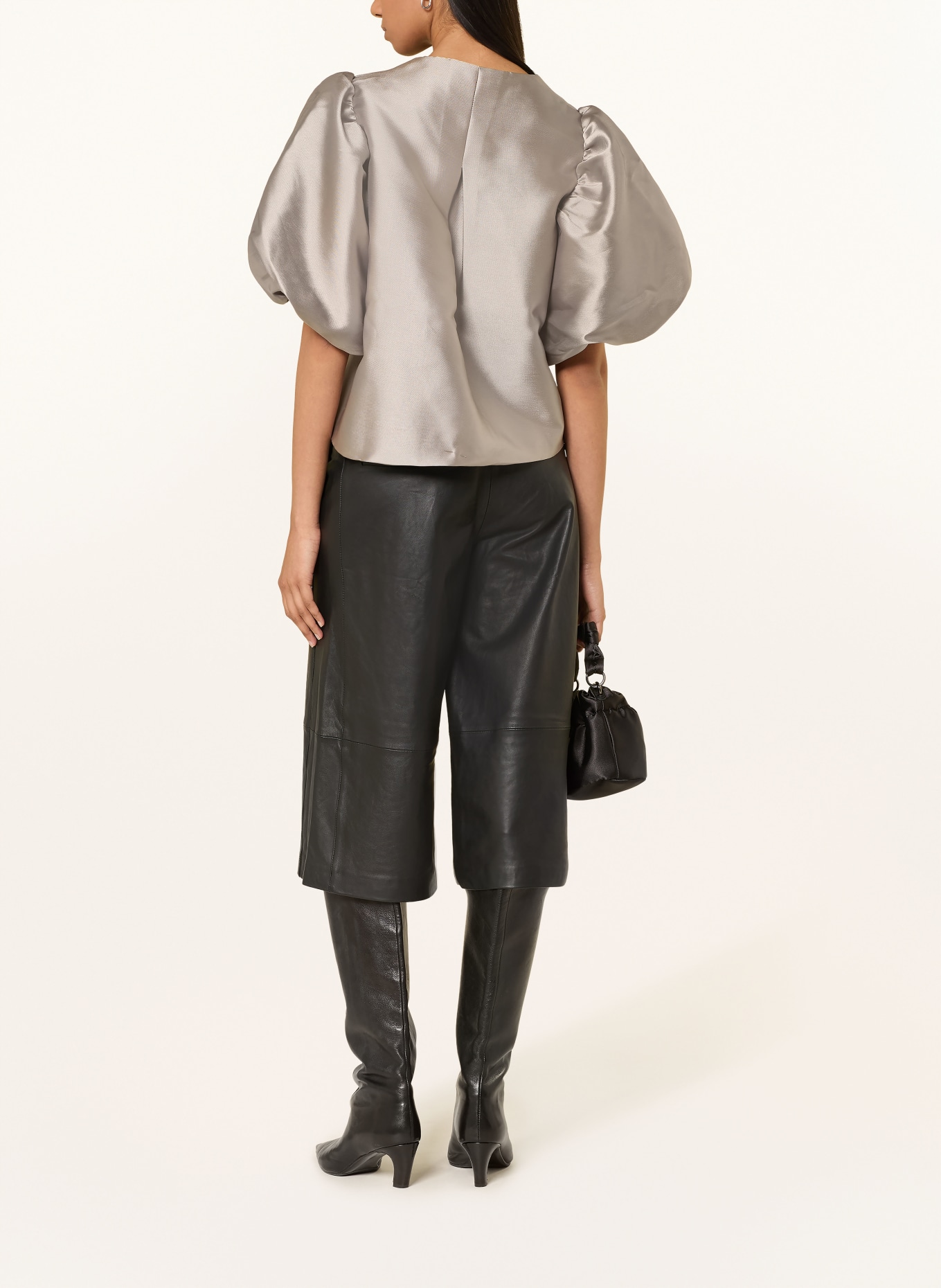 MALINA Blusenshirt CLEO aus Satin: TAUPE