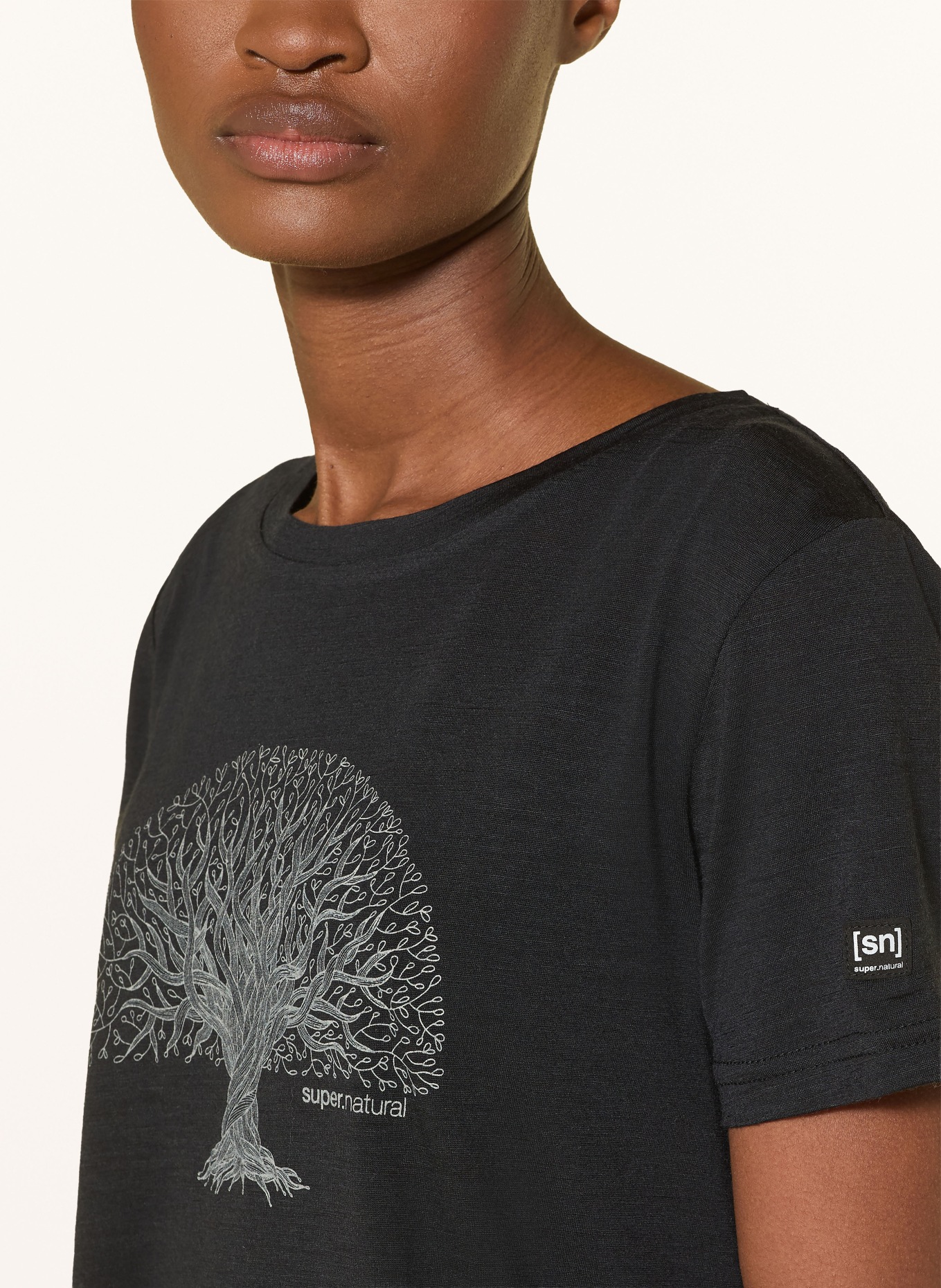 super.natural Tričko TREE OF KNOWLEDGE s merino vlnou: ČERNÁ
