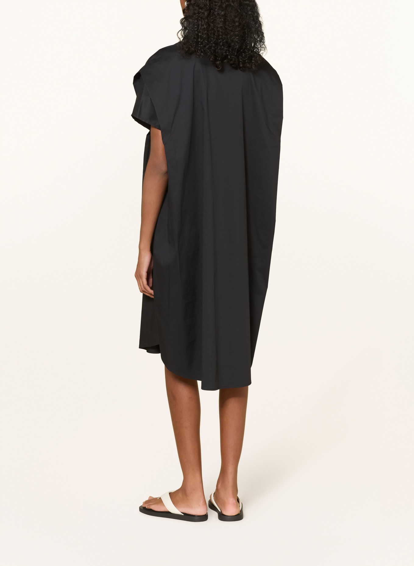 CATNOIR Šaty oversized: ČERNÁ