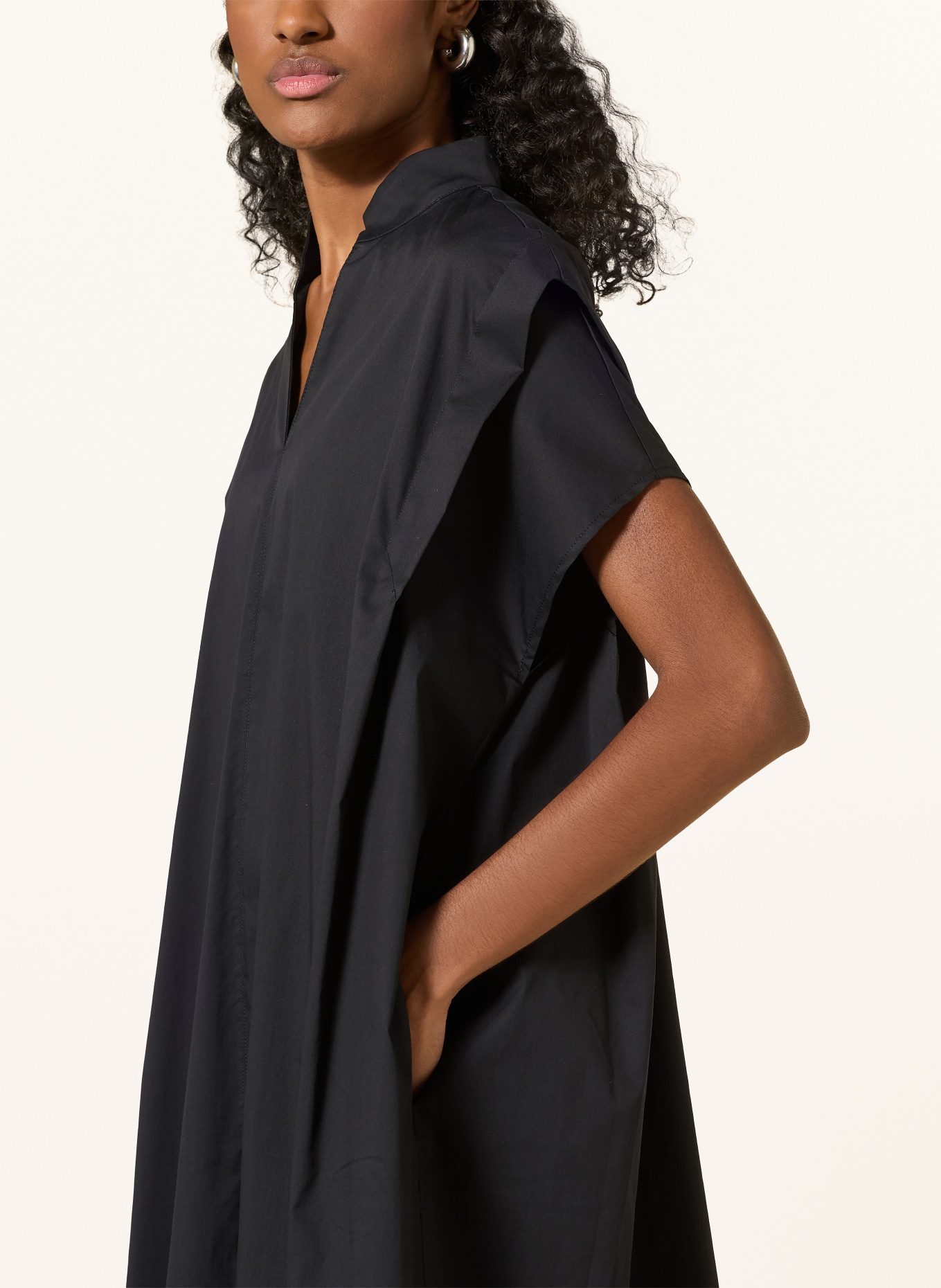 CATNOIR Šaty oversized: ČERNÁ