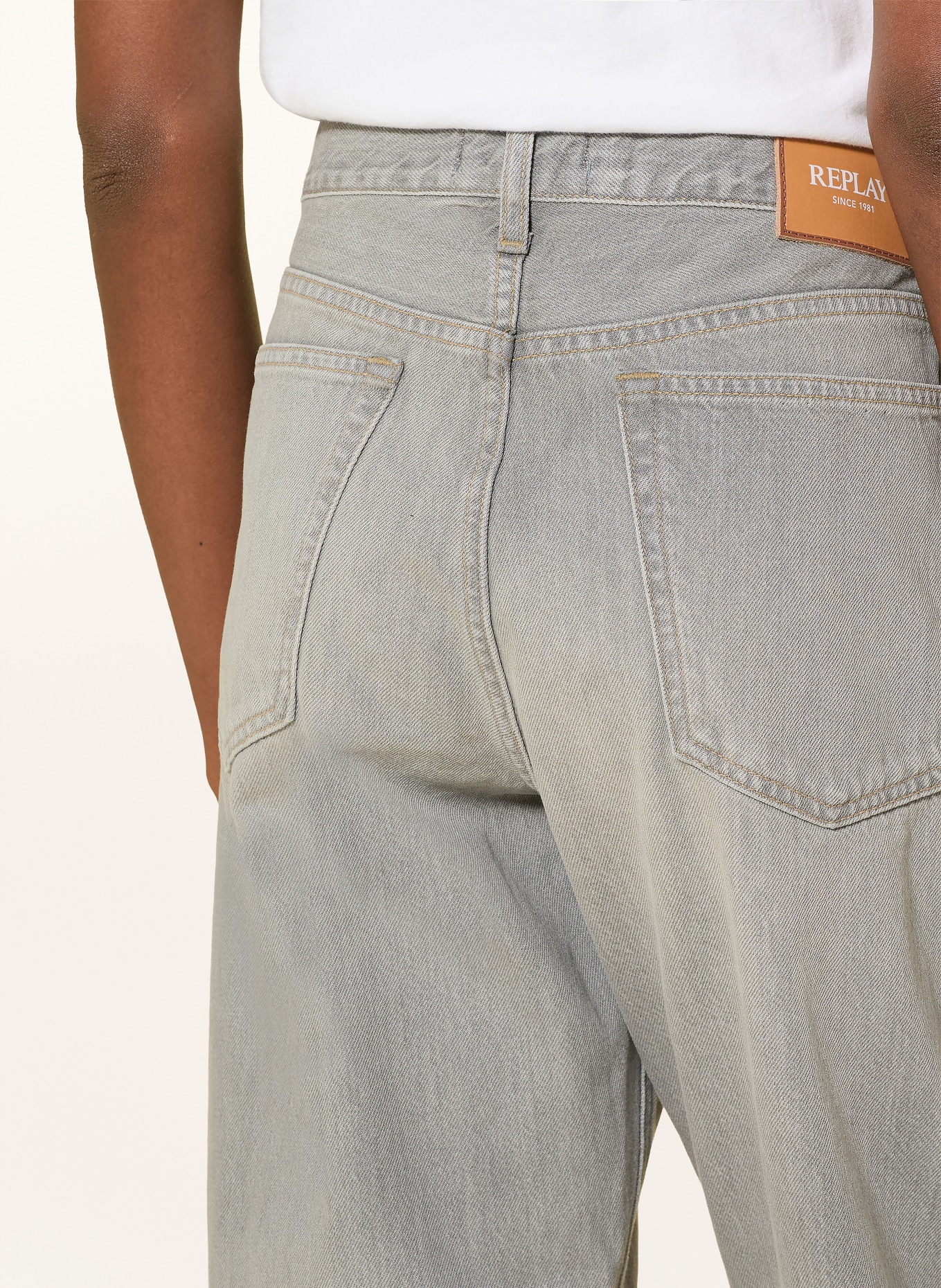 REPLAY Boyfriend Jeans AUBRY: 095 light grey
