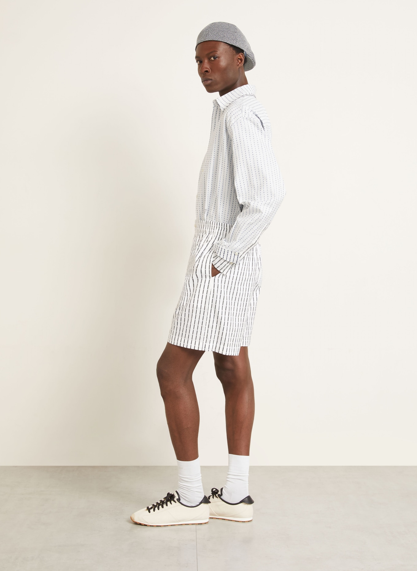 JACQUEMUS Shorts LE SHORT CALECON: WEISS / SCHWARZ