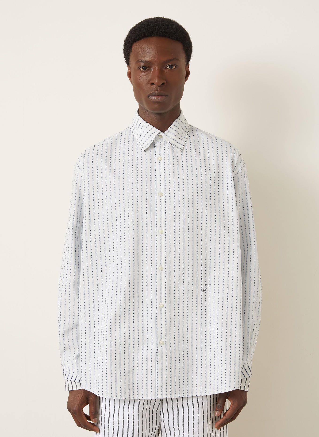 JACQUEMUS Hemd LA CHEMISE LETRO Comfort Fit: WEISS / HELLBLAU / DUNKELBLAU