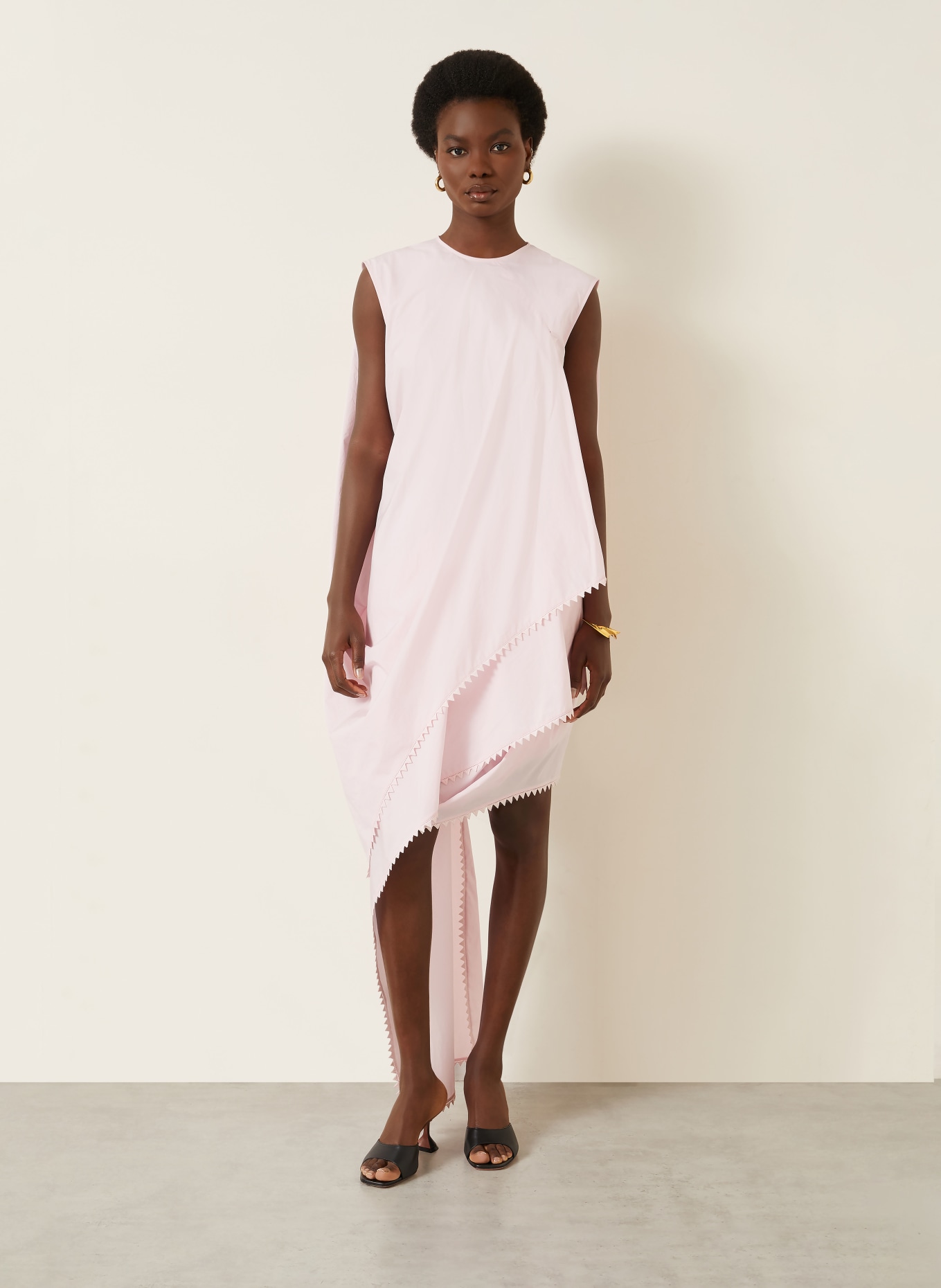 JACQUEMUS Cocktailkleid LA ROBE TRAVERSIN in Wickeloptik: HELLROSA