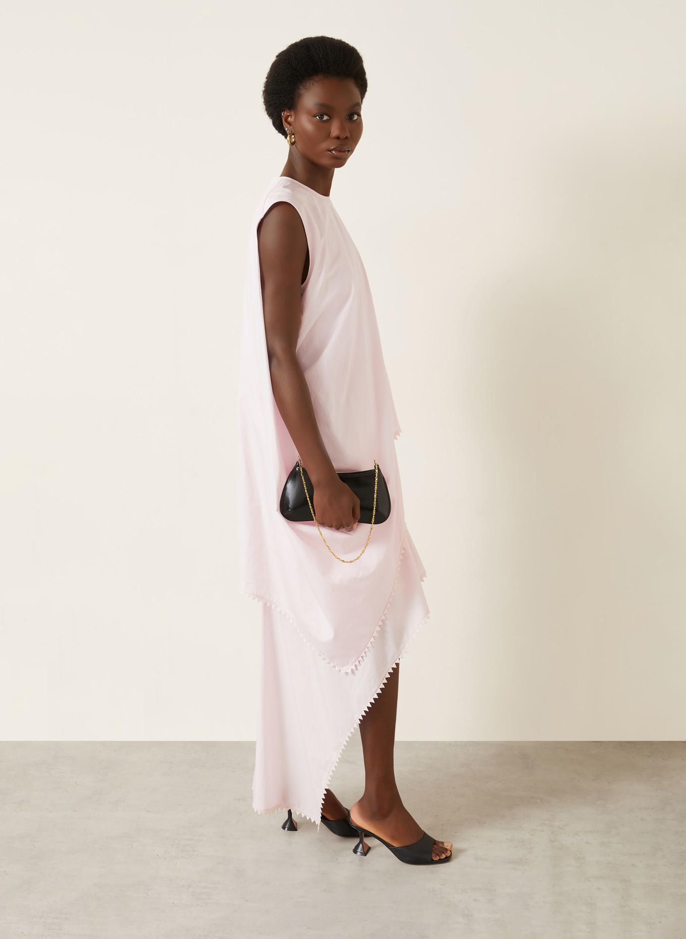 JACQUEMUS Cocktailkleid LA ROBE TRAVERSIN in Wickeloptik: HELLROSA